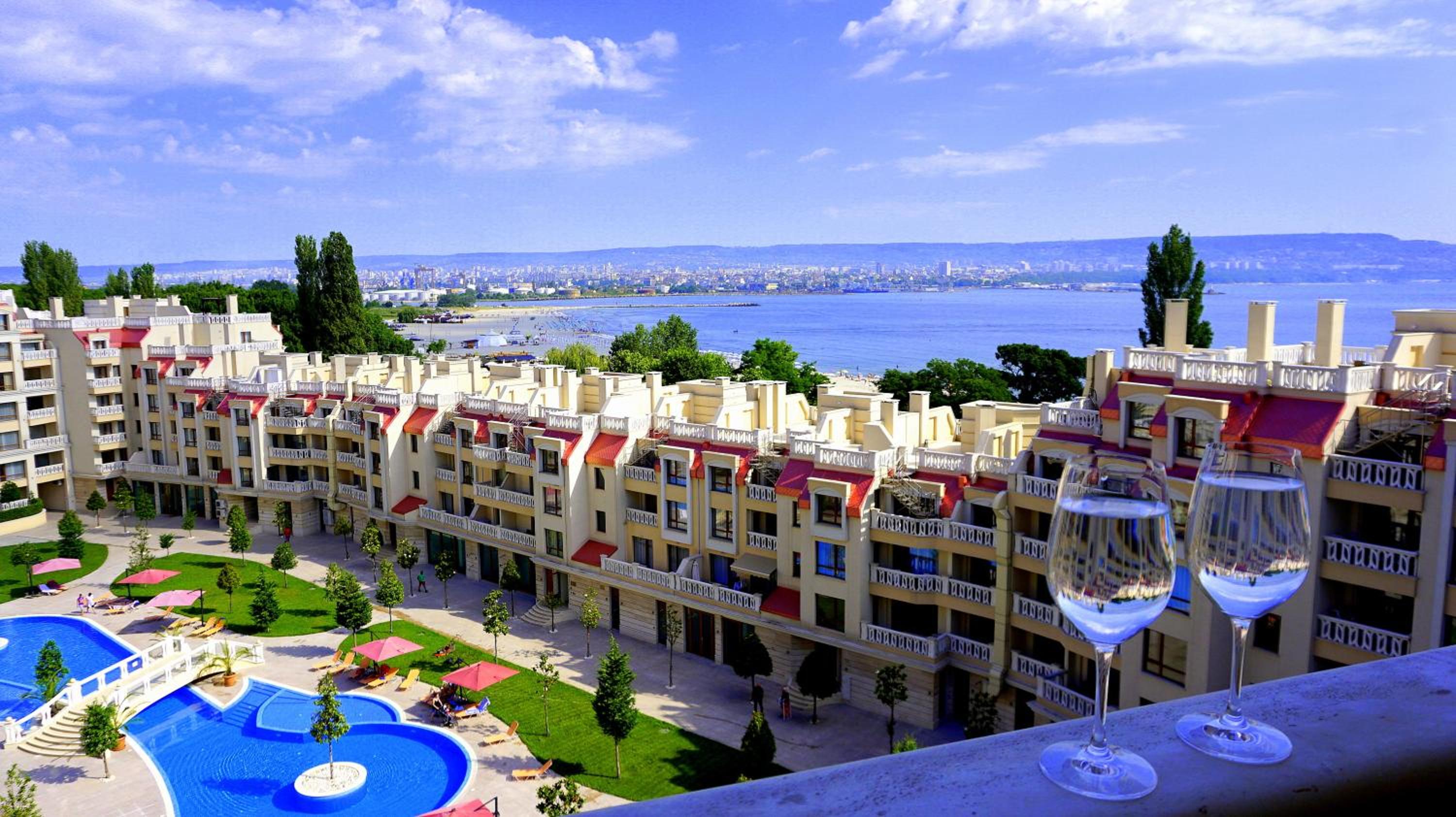 Апартаменти Варна Саут на плажа 2 - Varna South Apartments on the beach 2