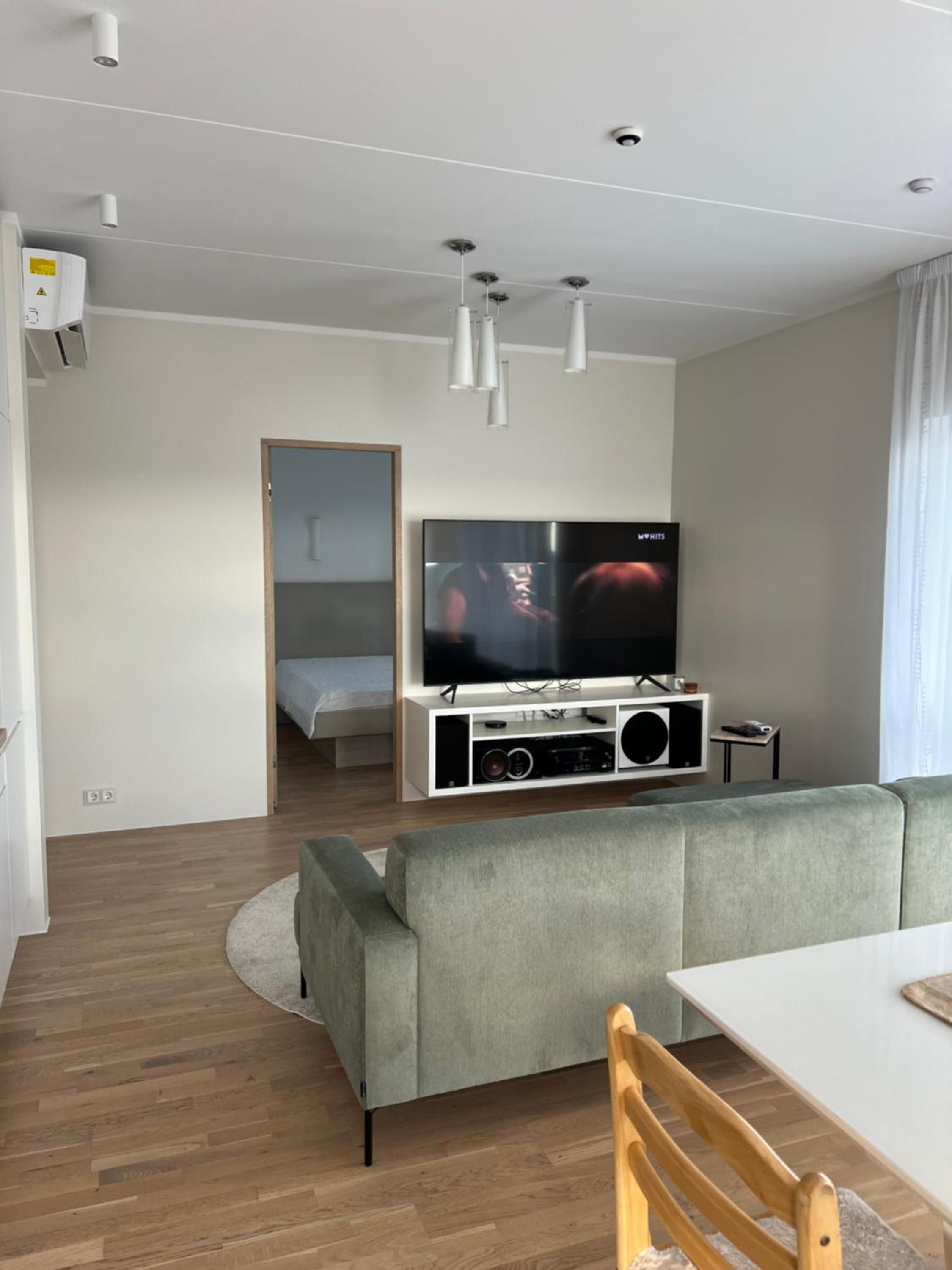 Cozy suburban apartment