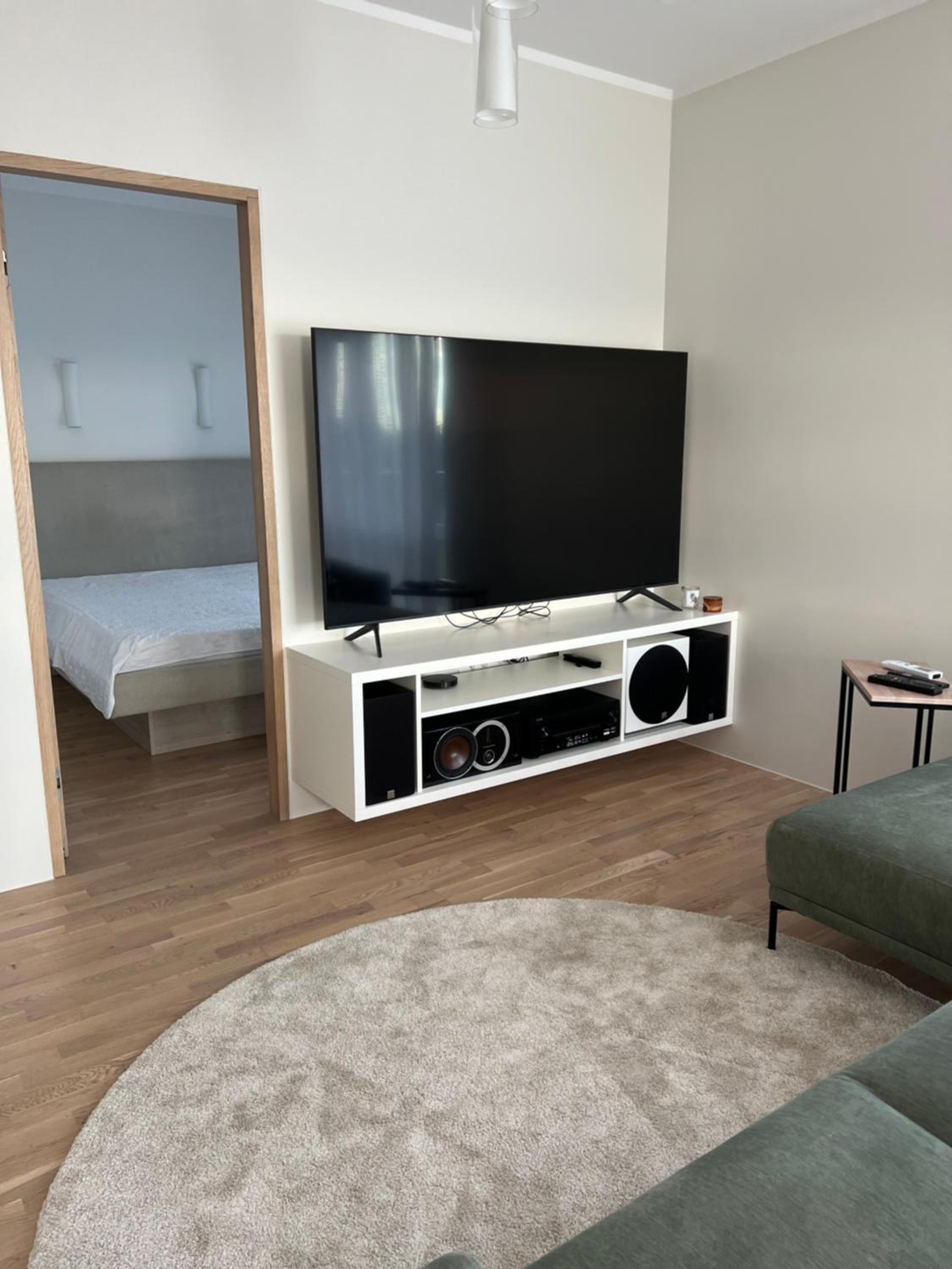 Cozy suburban apartment
