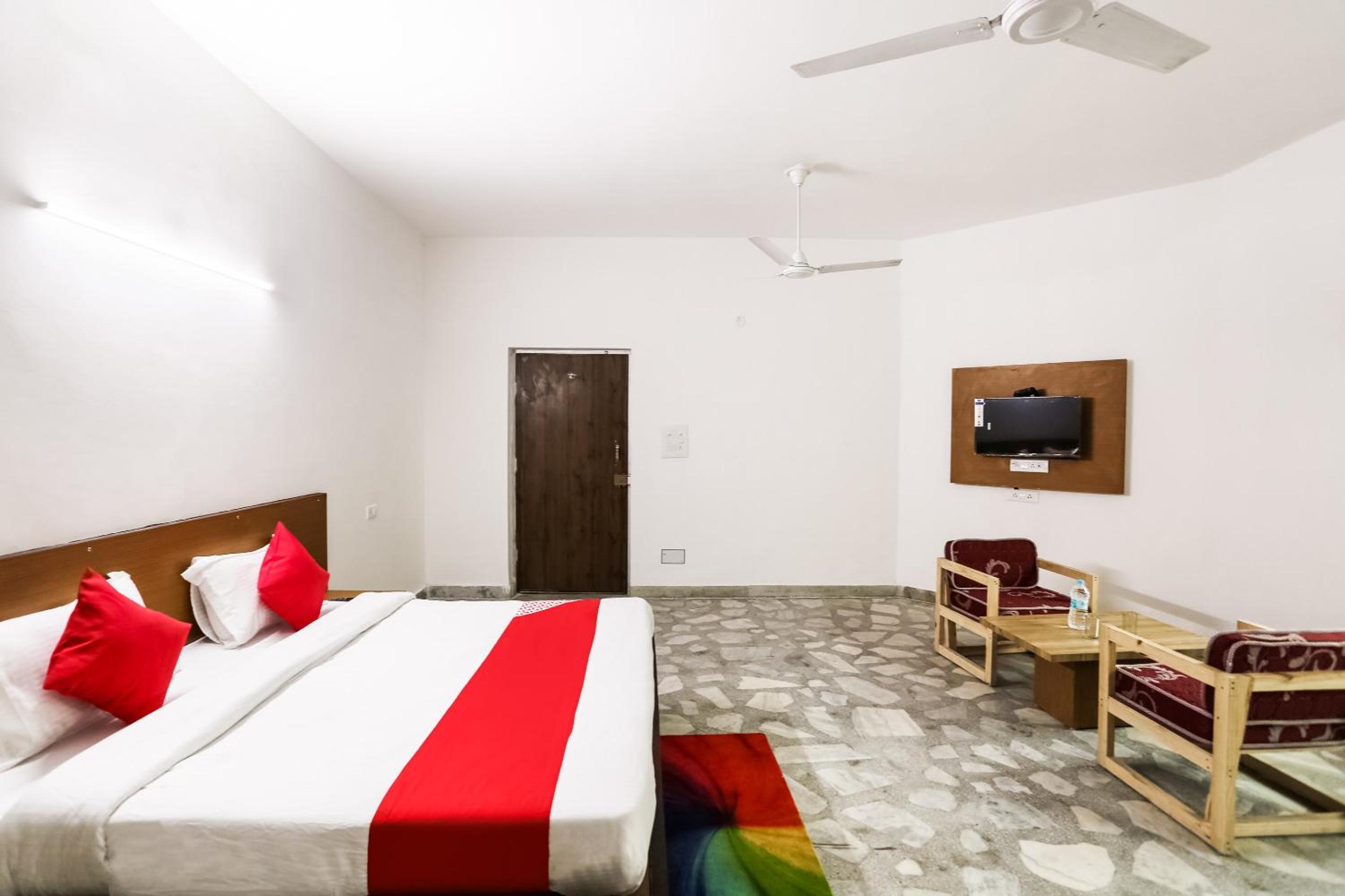 Hotel O Dev Sukhdev Palace