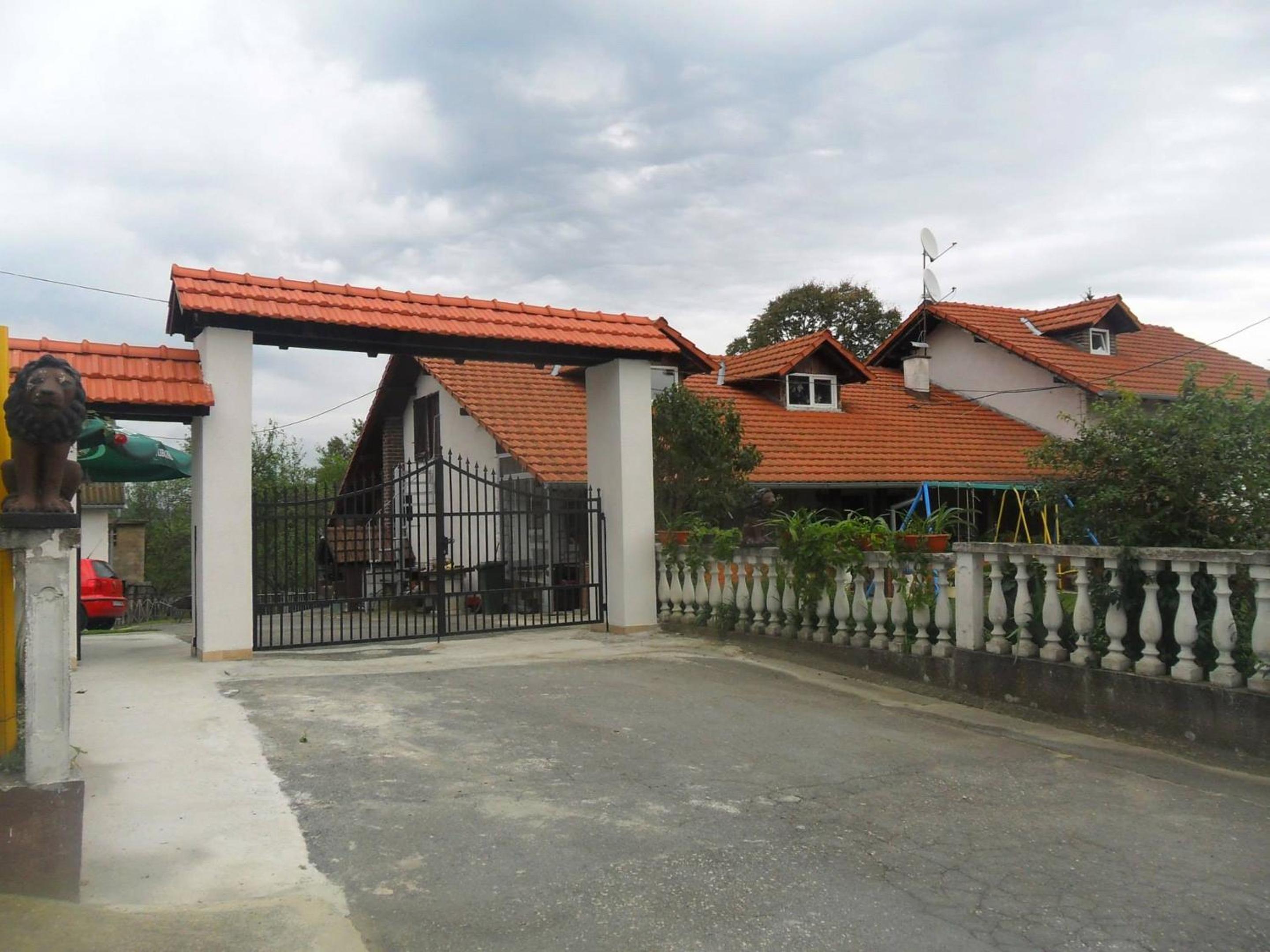 Idyllic House in Kutina with Enclosed Garden view 2