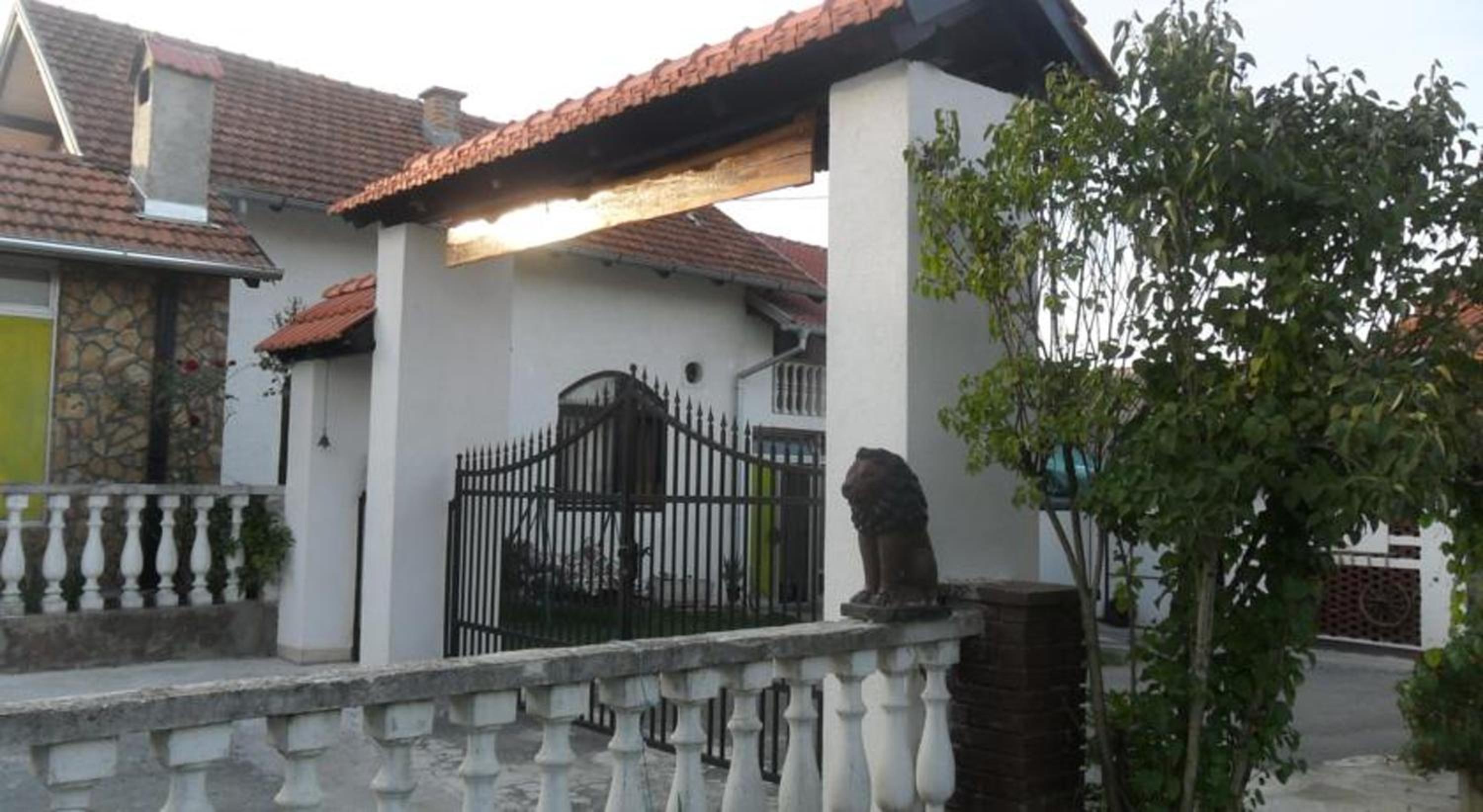 Idyllic House in Kutina with Enclosed Garden view 3