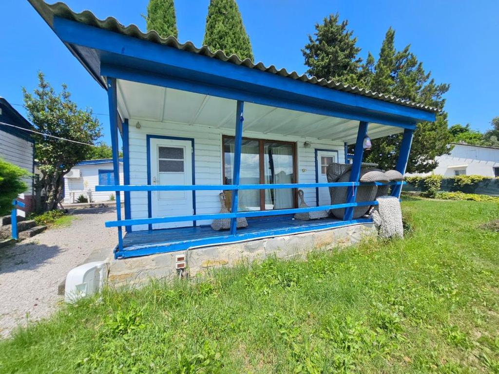 SEAFRONT BUNGALOW with POOL view 3