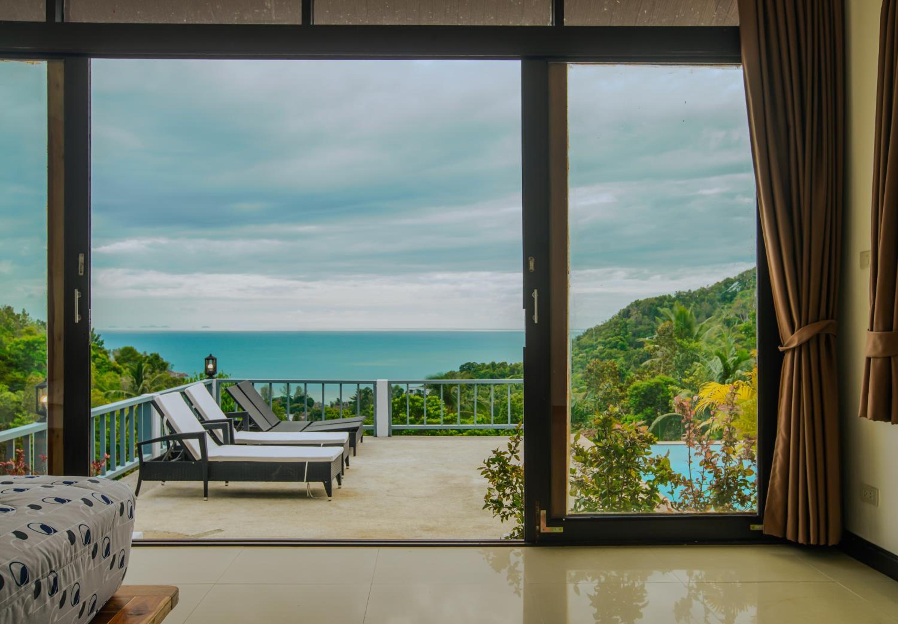 Luxurious Pool villa with great sea view