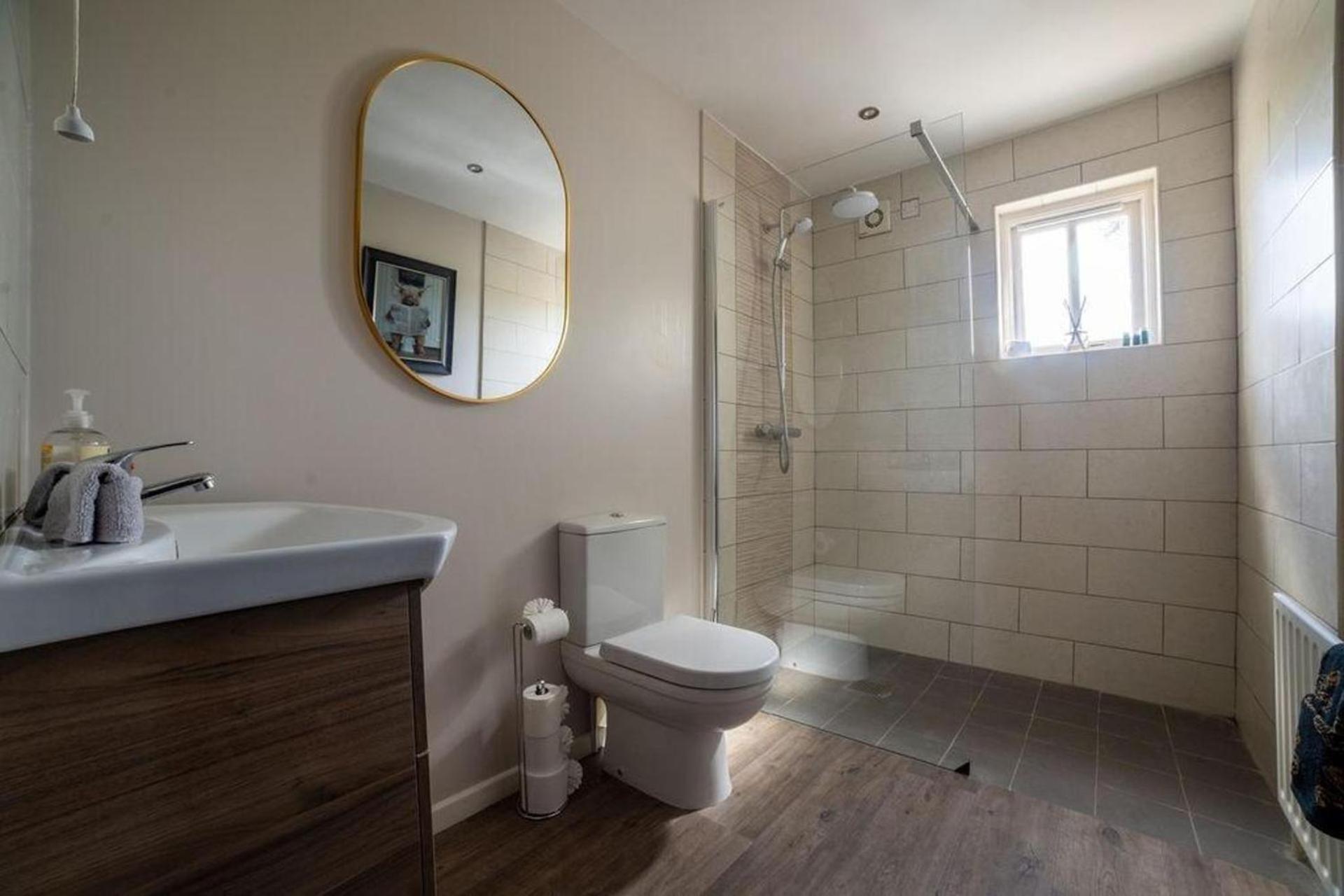 Cottage 3 Bed Sleeps 7 Free Parking