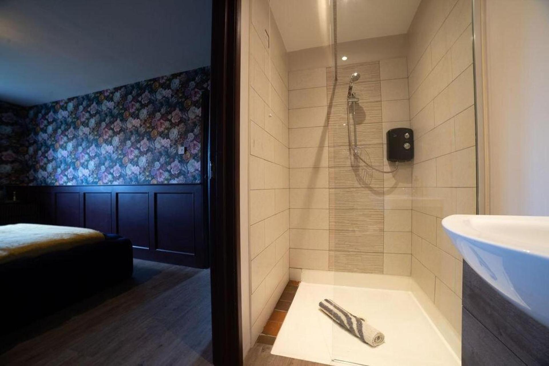 Cottage 3 Bed Sleeps 7 Free Parking