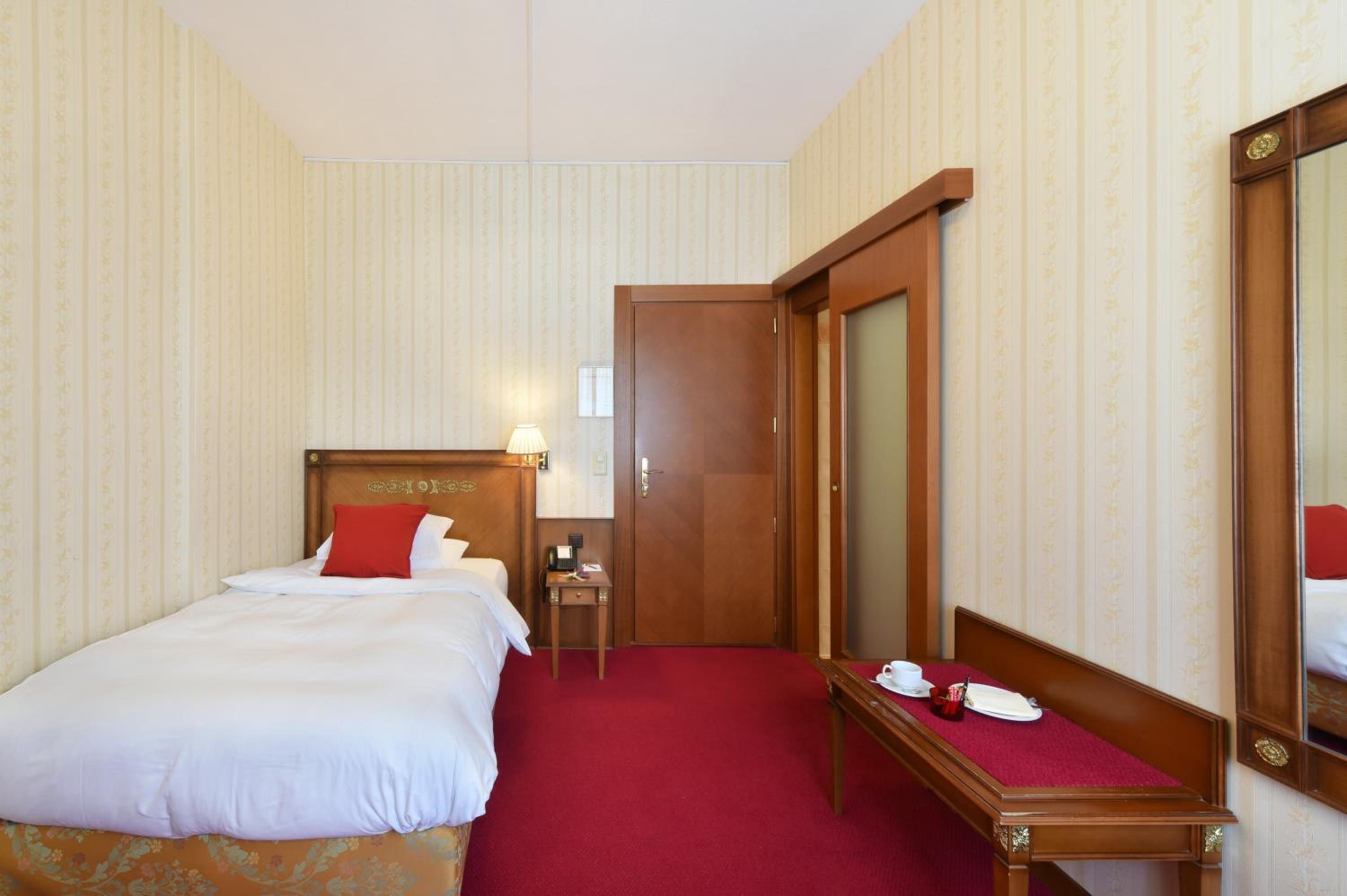 Montreux Vacations - Golf Hotel Rene Capt - Property Image 8