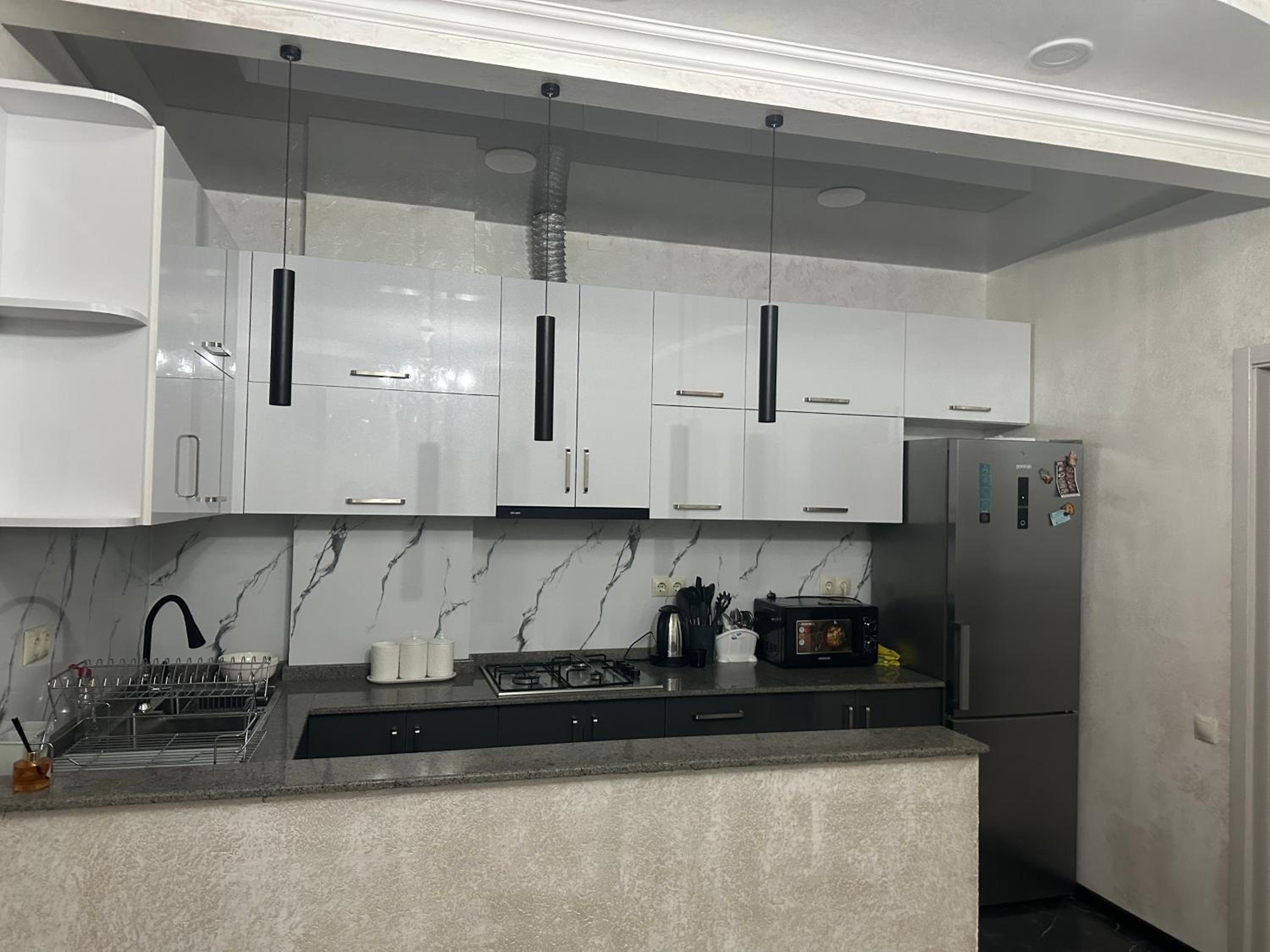 Two-bedroom apartment for rent in Batumi view 3