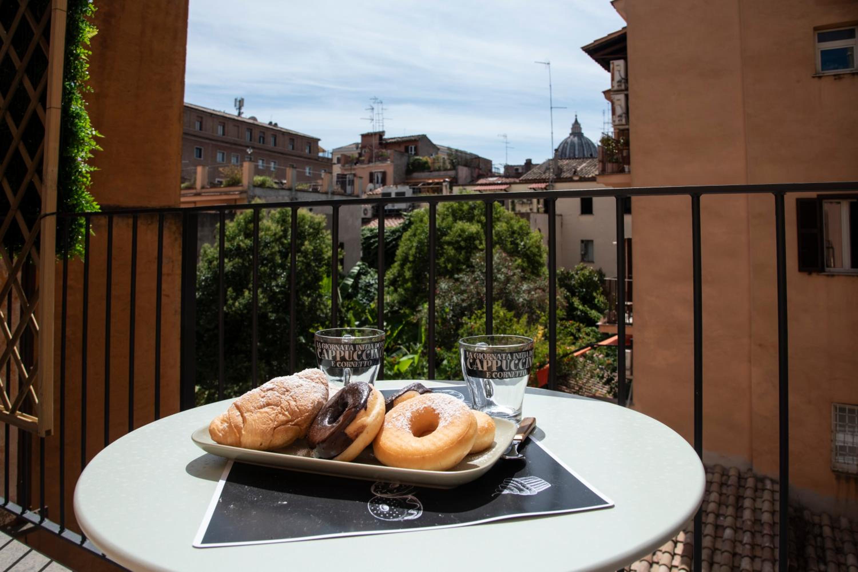 Vatican Boutique Apartment St. Peter Dome View
