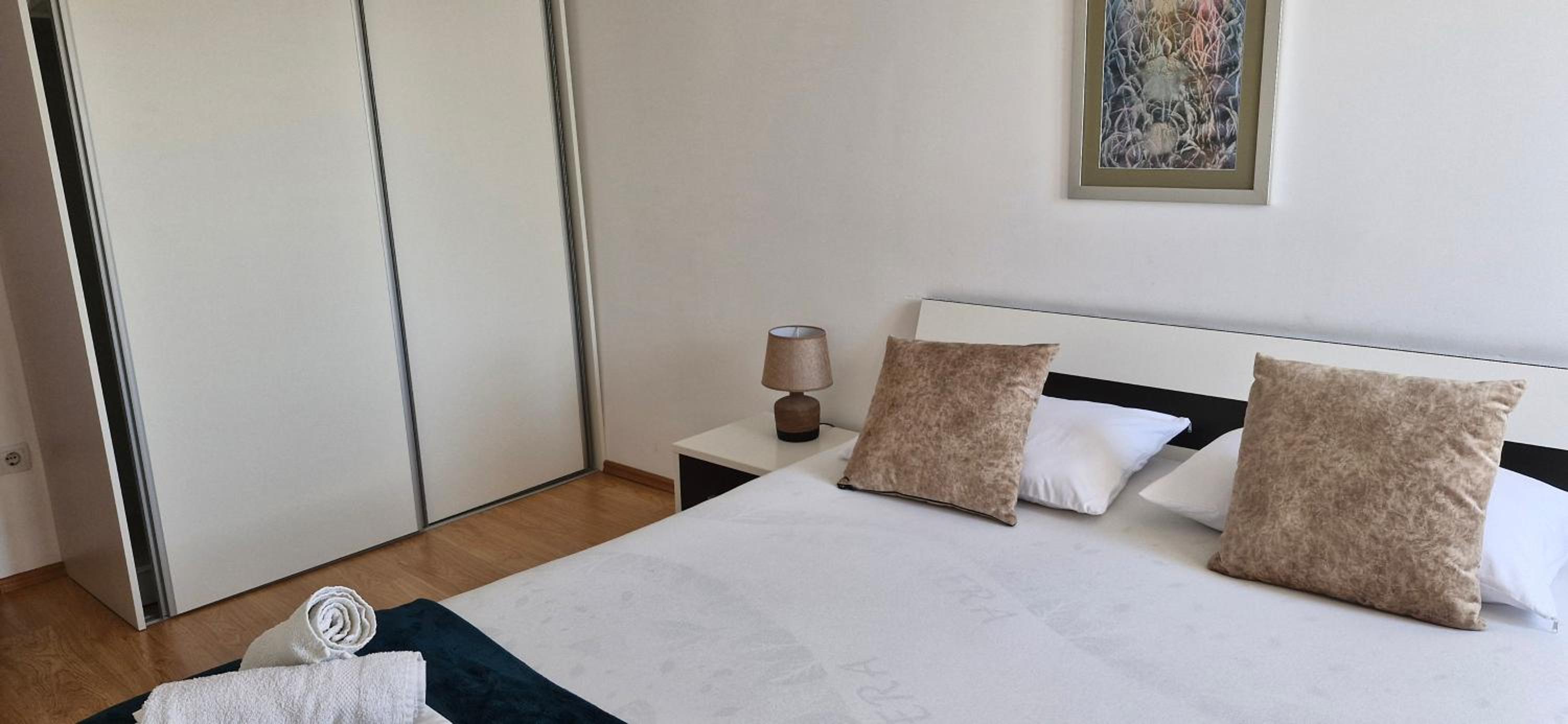 Chic apartment in the City Center by the sea view 3