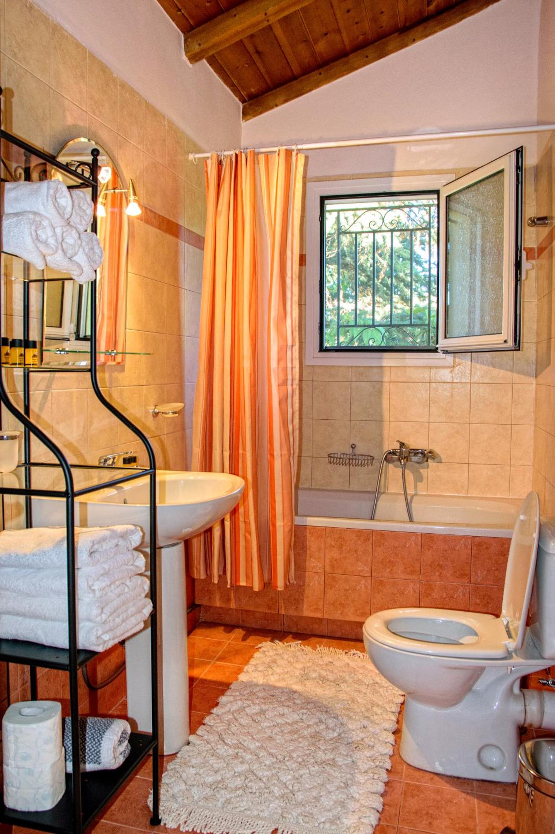 Two Houses In Methydrio view 4