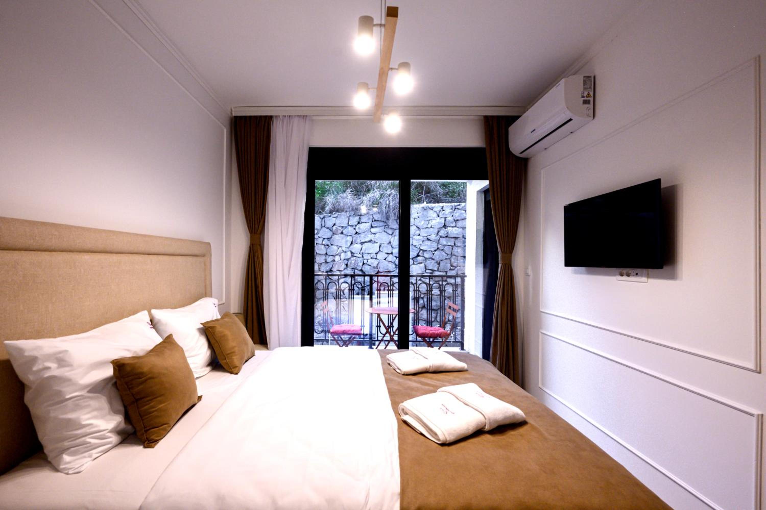 Rosa Apartments