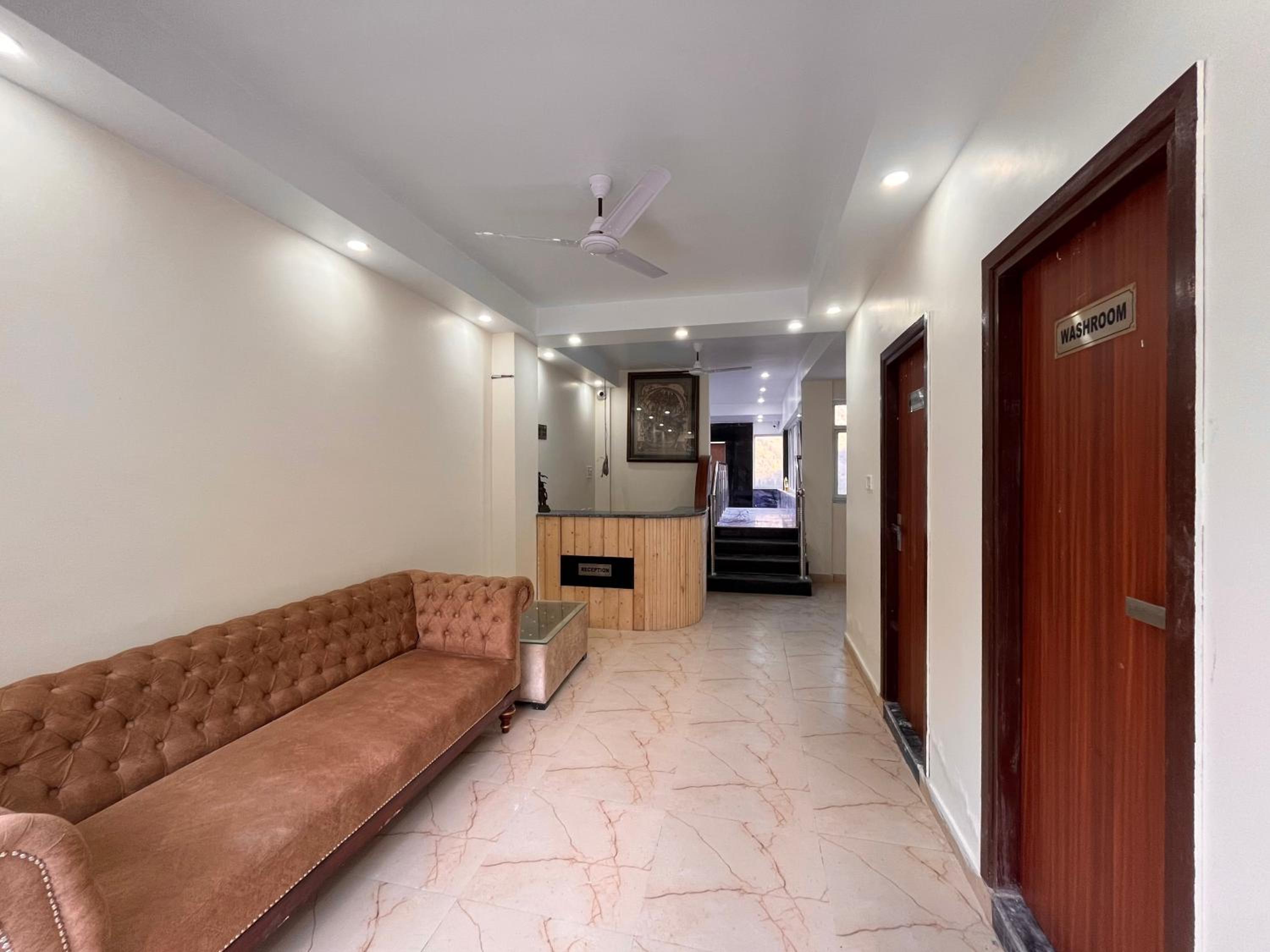 Lobby & Reception