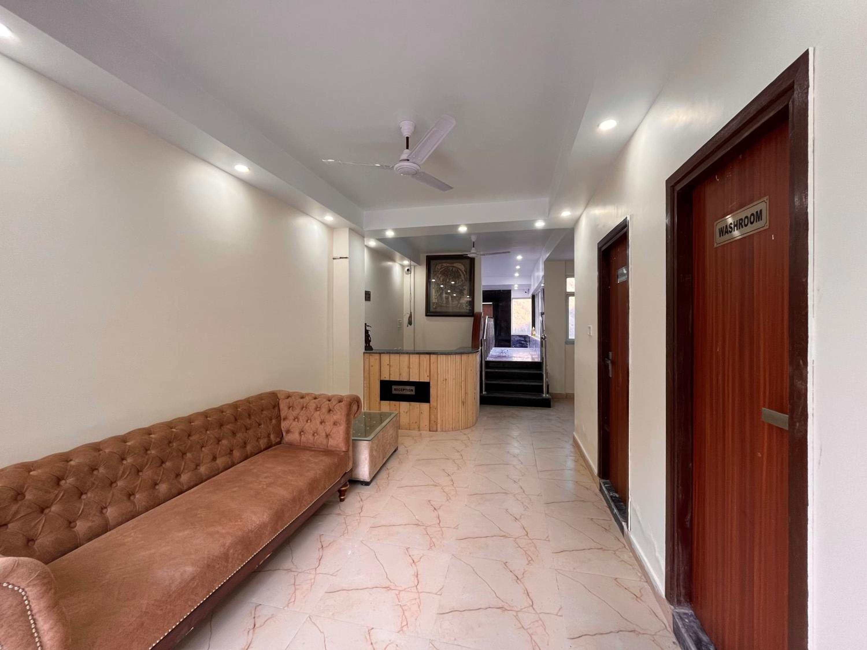 Lobby & Reception
