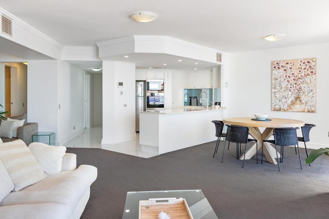 2 bedroom Penthouse Kirra Point no.19