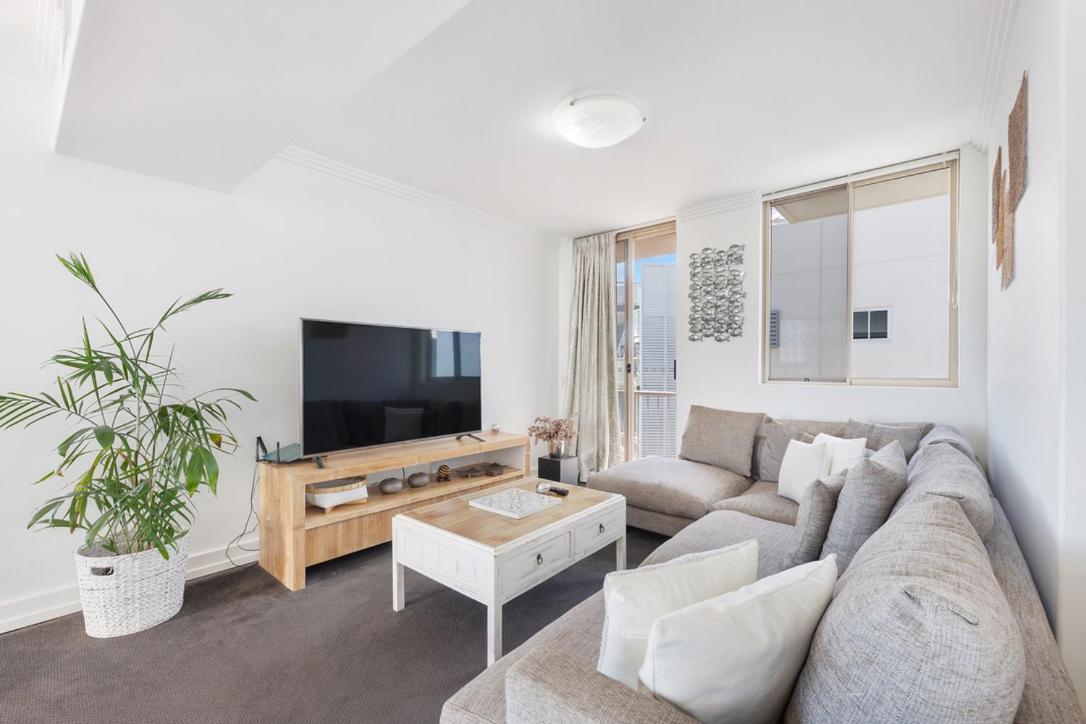 2 bedroom Penthouse Kirra Point no.19
