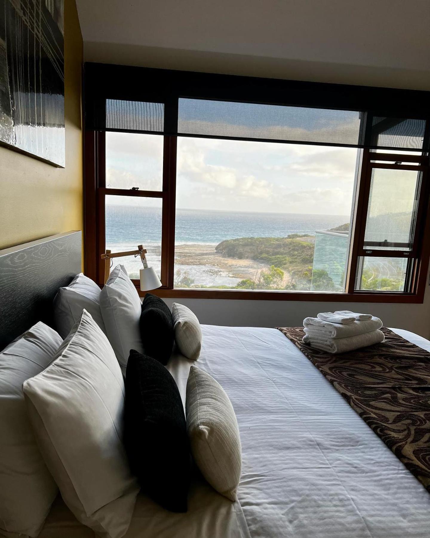 Points South By The Sea