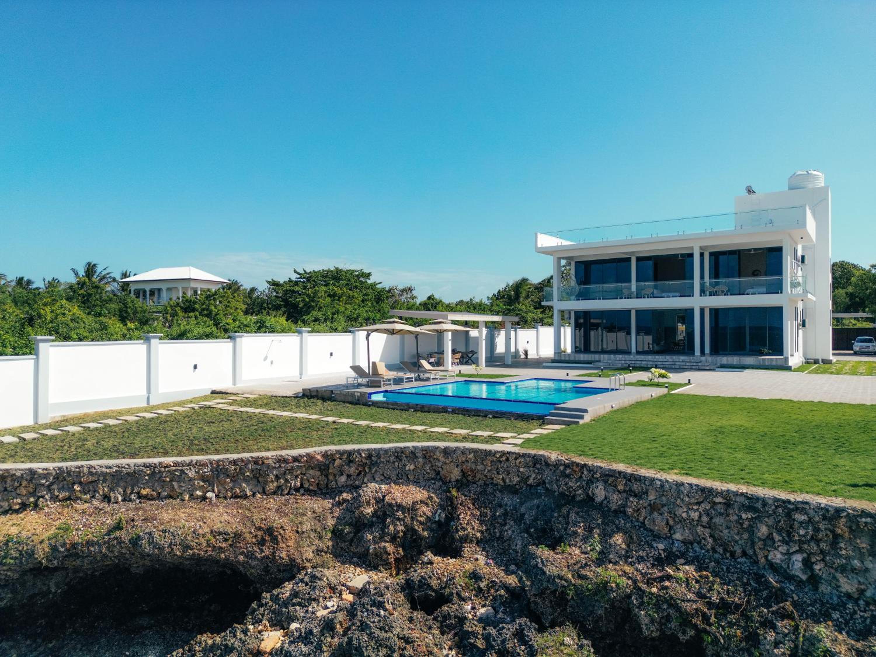 Tulia Luxury Villas view 5