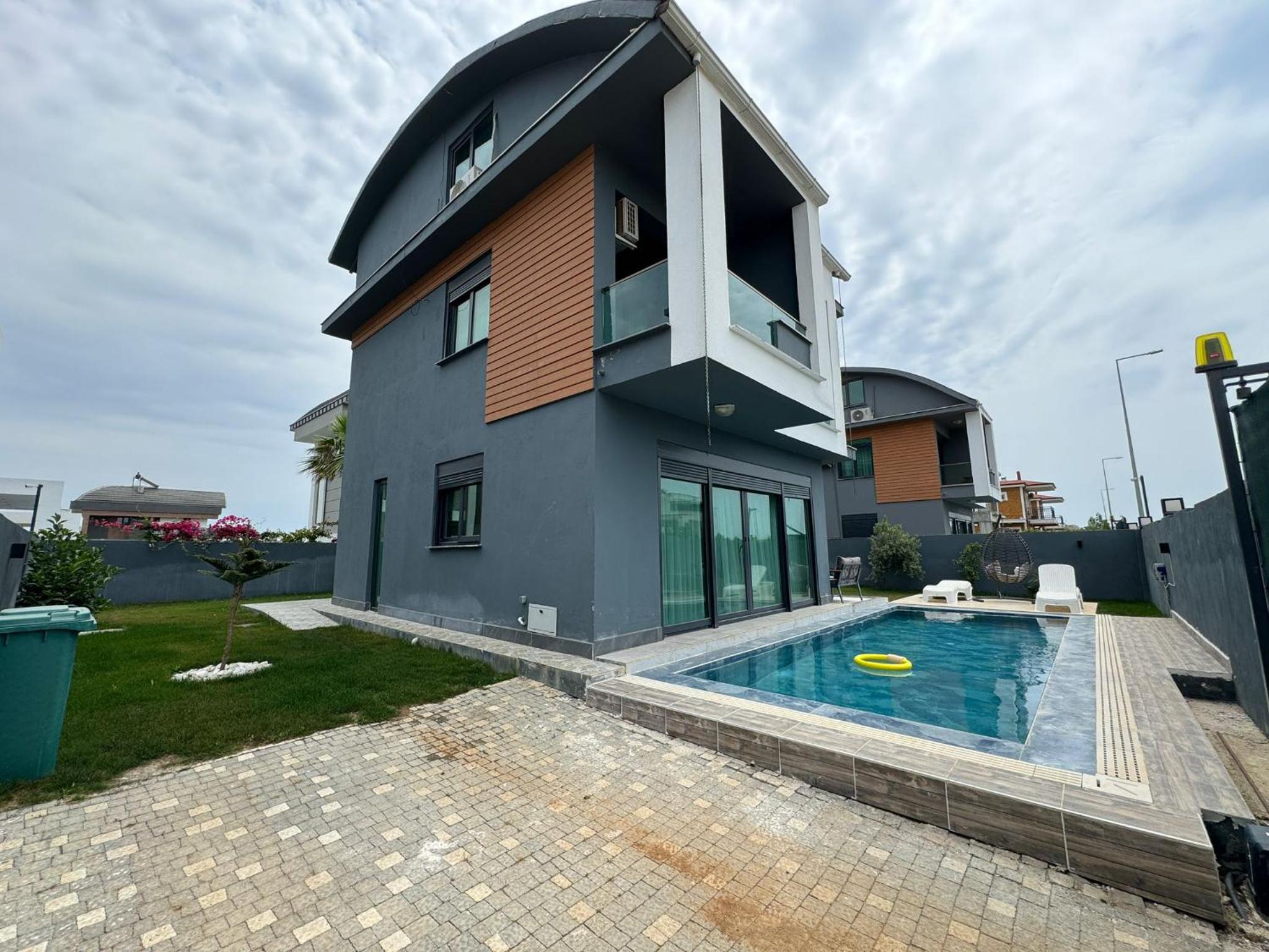 3 Bedroom luxury villa with detached pool Elexus 2 view 4