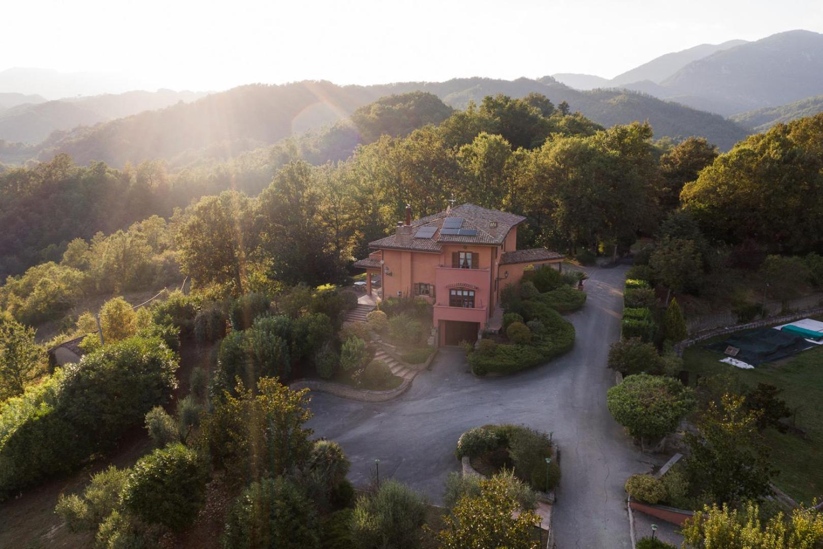 Il Borgo nel bosco