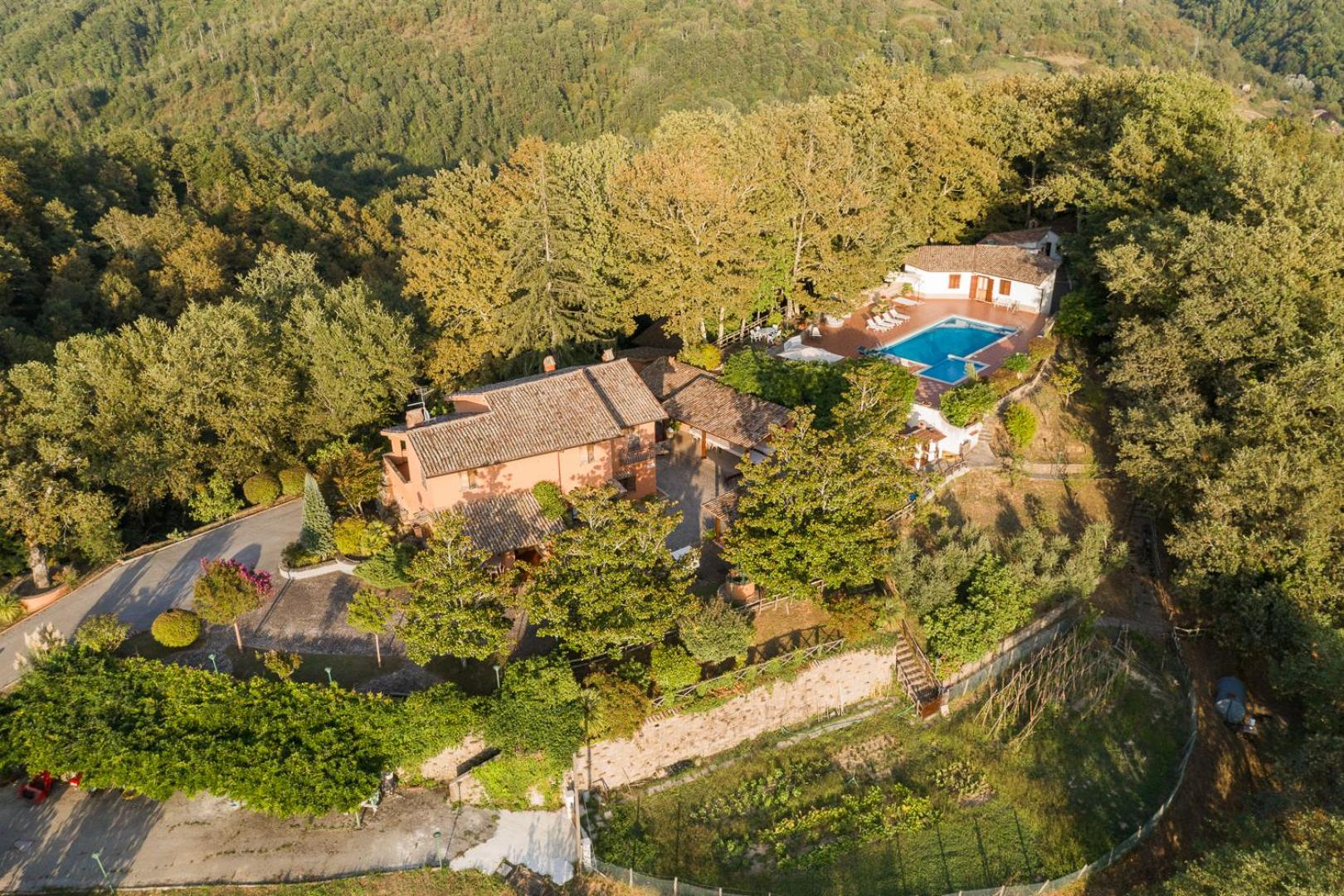 Il Borgo nel bosco
