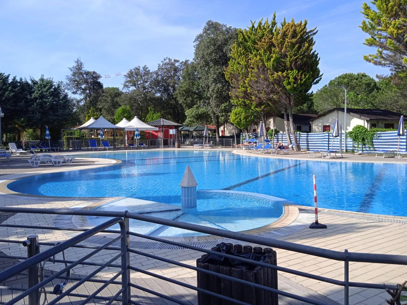Campsite chalet ZR28 Tuscany near sea Viareggio view 3