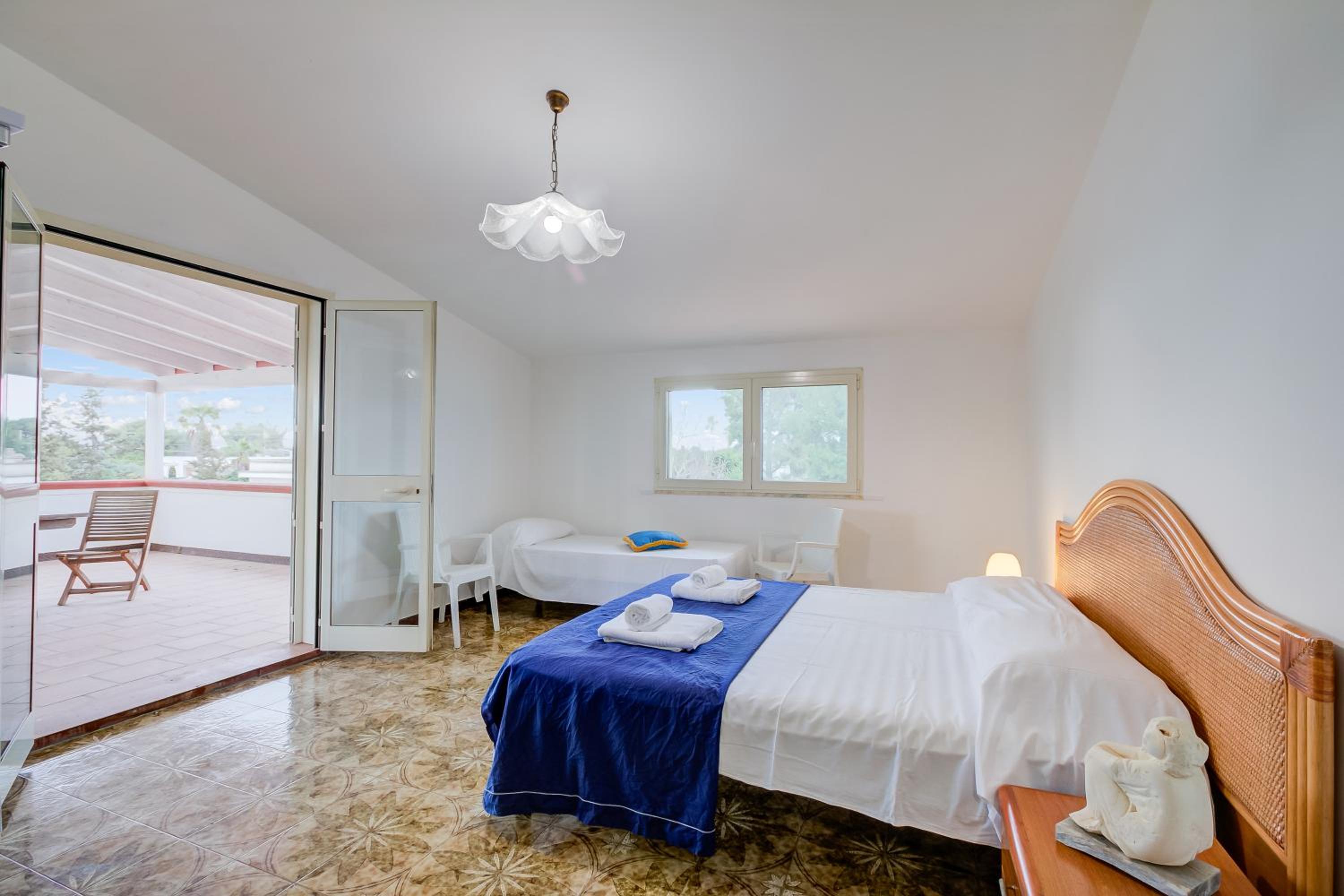 Villa Neruda with big garden near the sea - Happy Rentals view 5