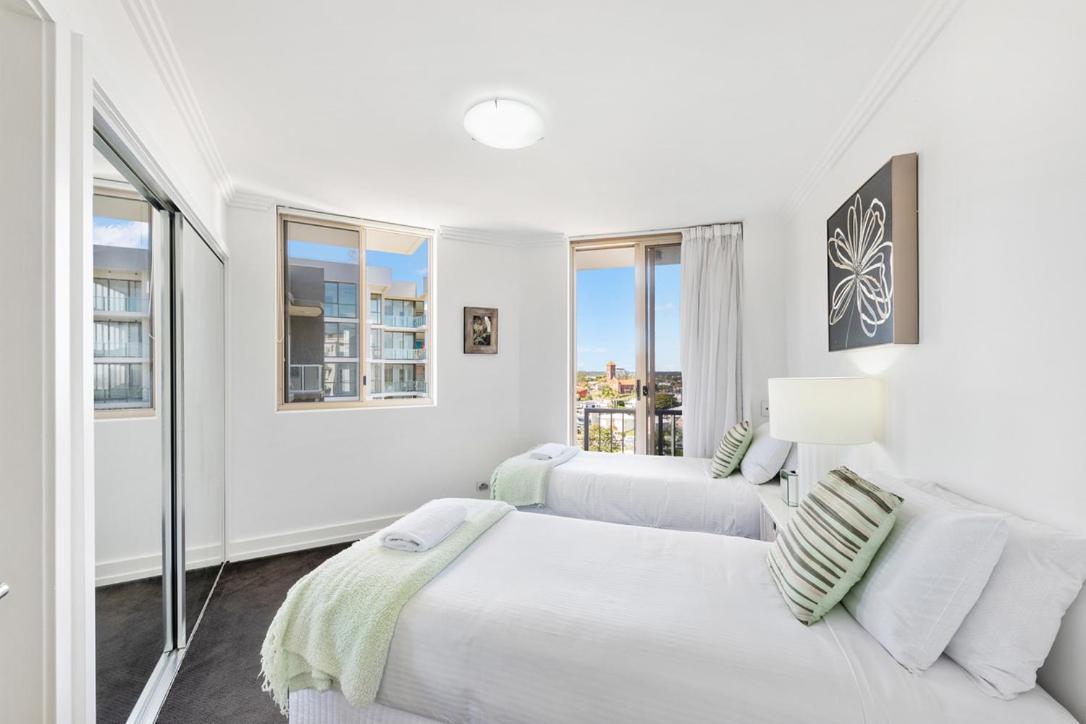 2 bedroom Penthouse Kirra Point no.19