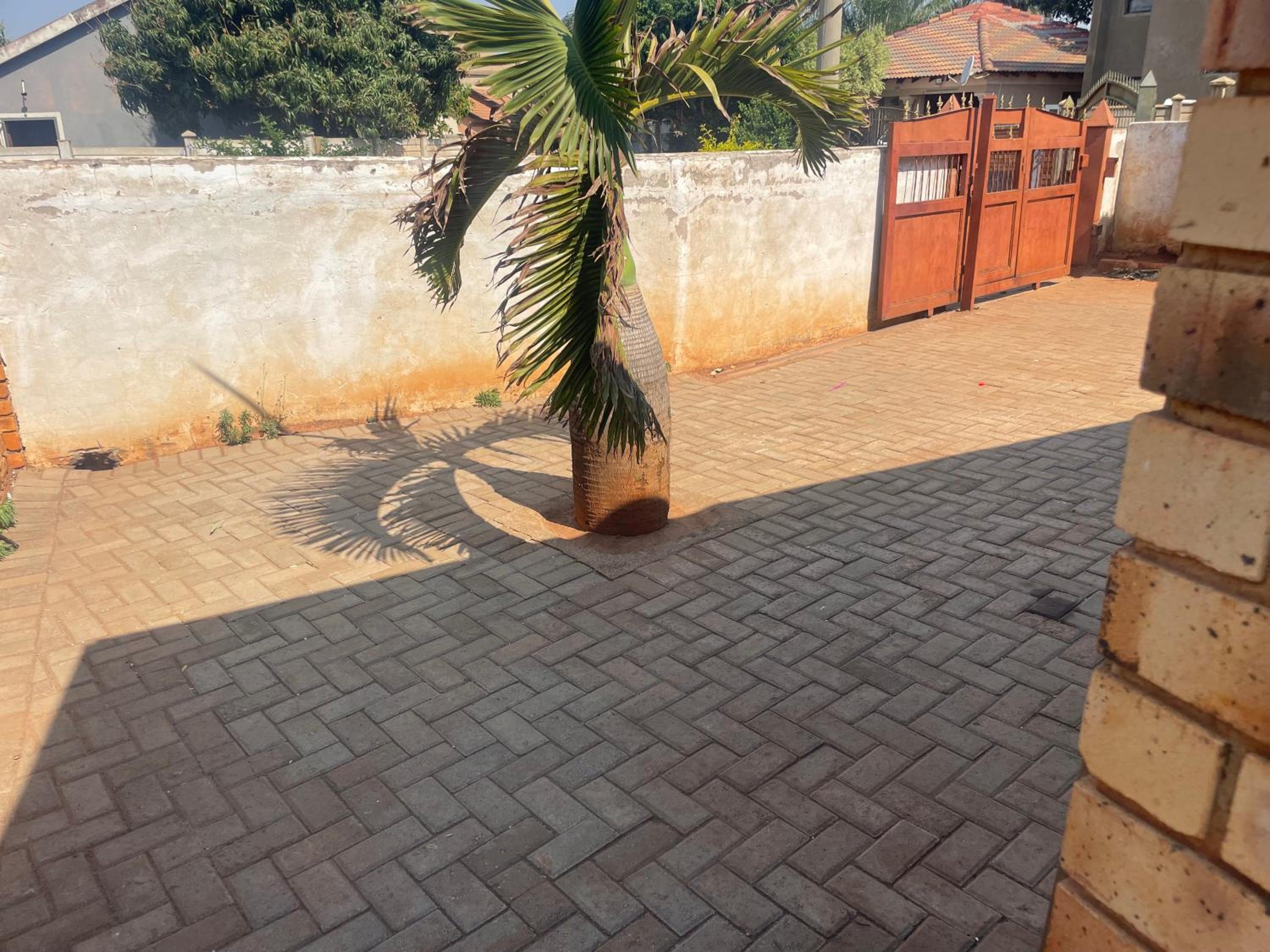 House to rent at Geelhout Park ext9 Rustenburg view 4