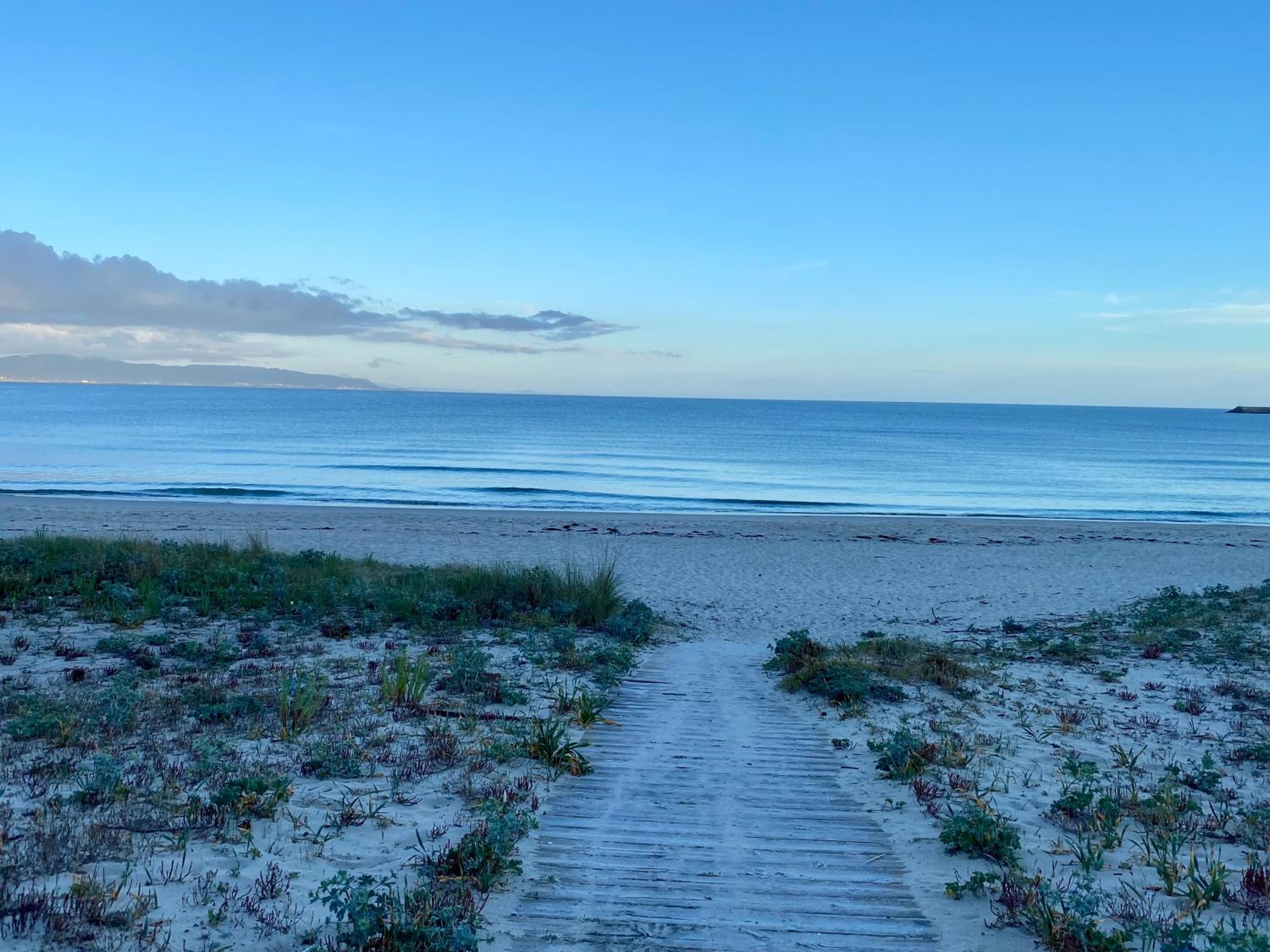Apto 2 dorm en primera línea de Playa Langosteira con garaje y wifi