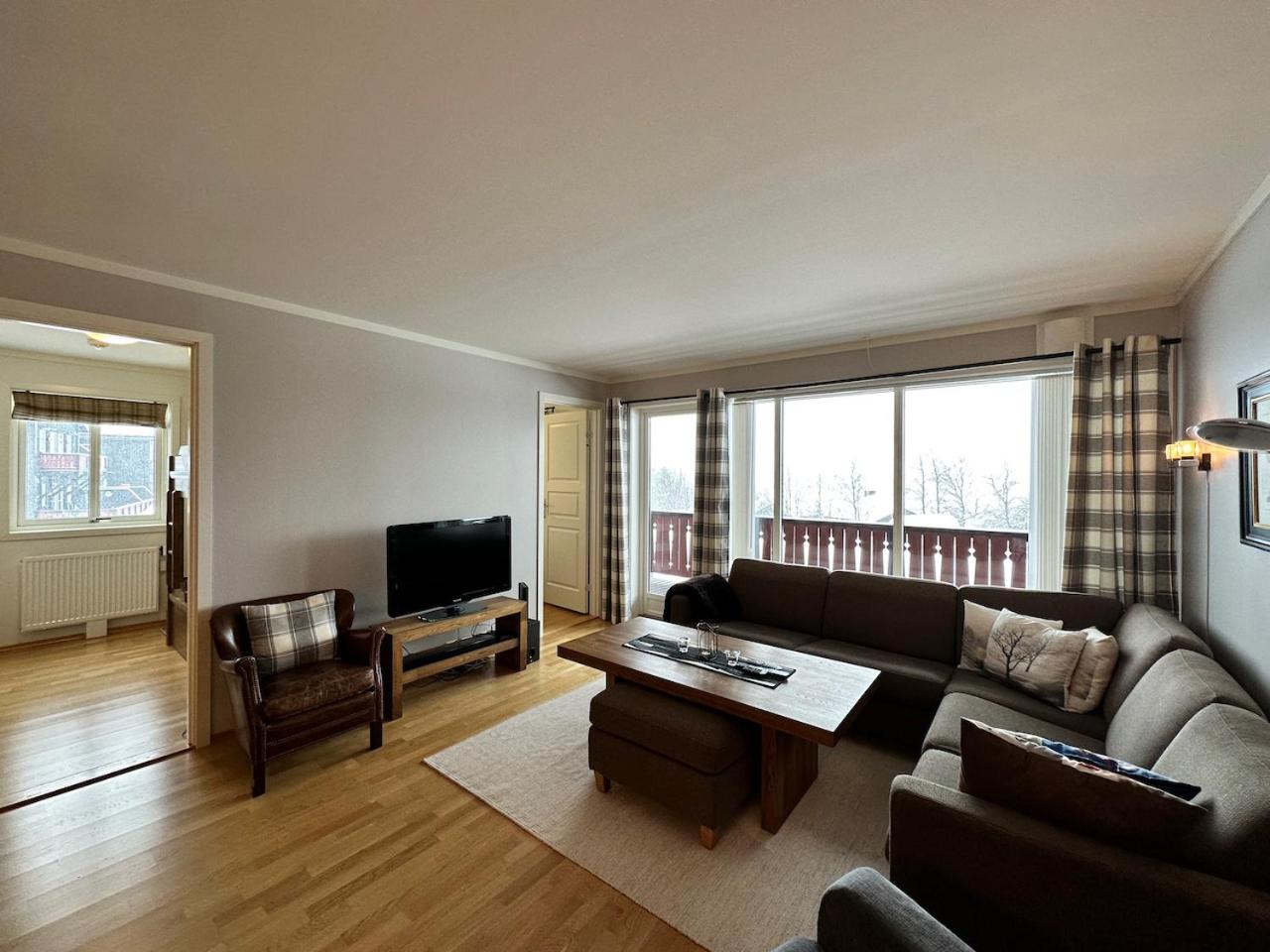 Perfect Family Retreat with Spacious Living Area view 4
