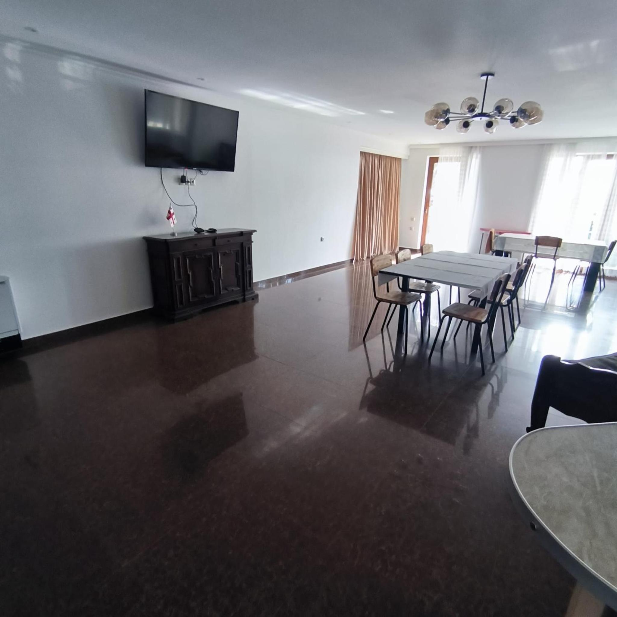 4 Bed Villa-Sleeps 8-Parking-Garden-Sea View view 3