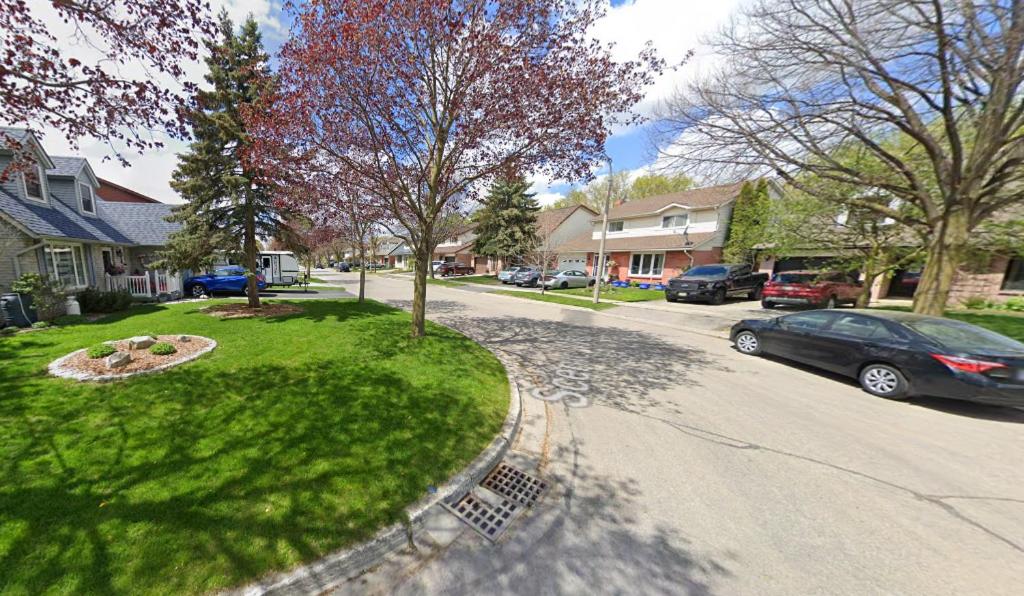 Kitchener Homestay Downtown Vibes - Restaurants & Shopping
