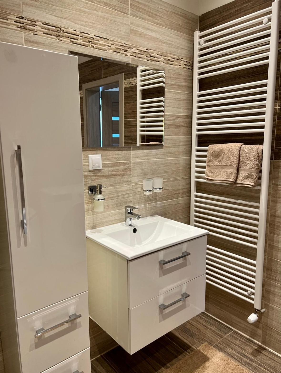 Palace Hill apartment 3L view 5