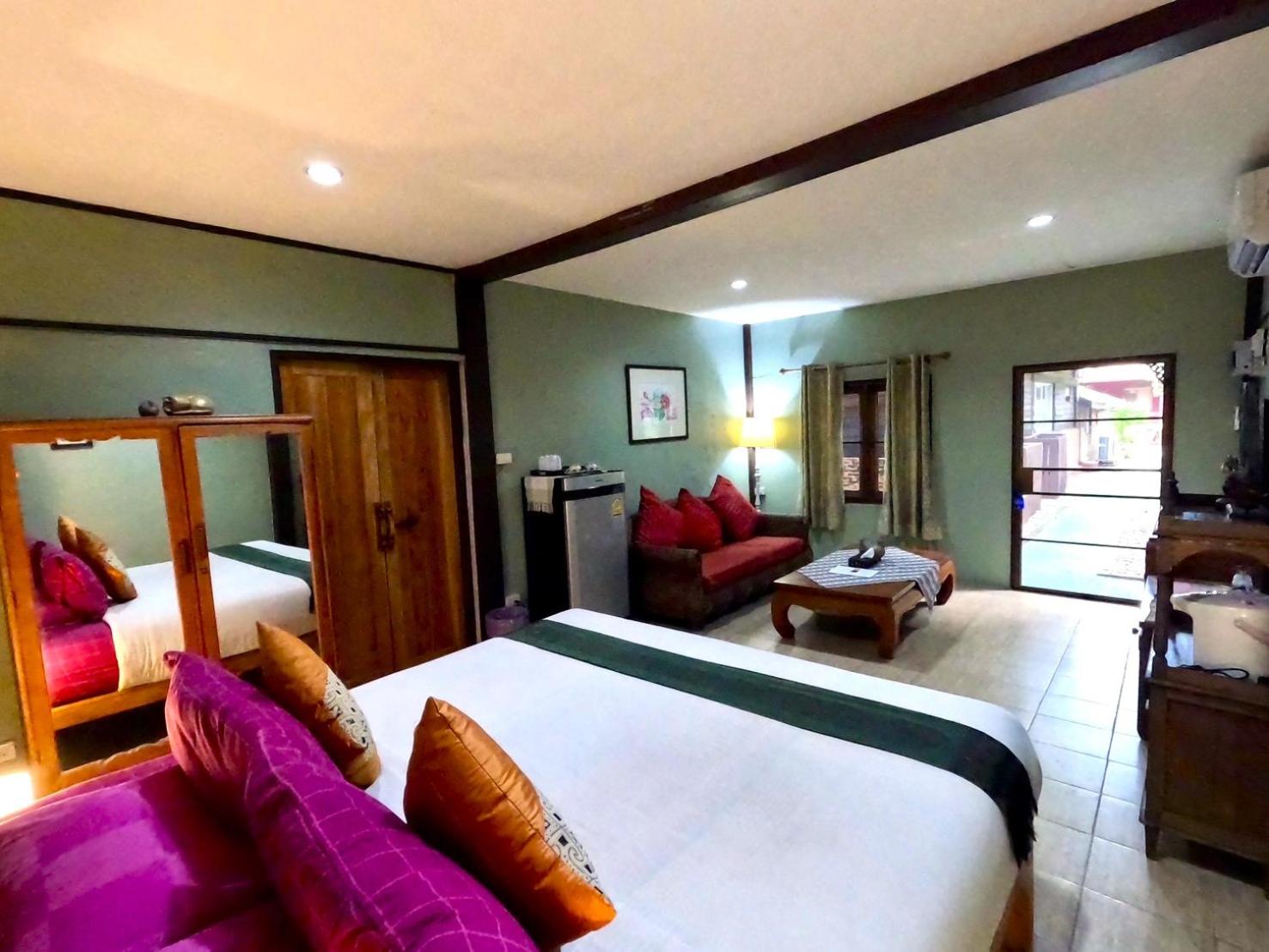 Joy's House & Tour