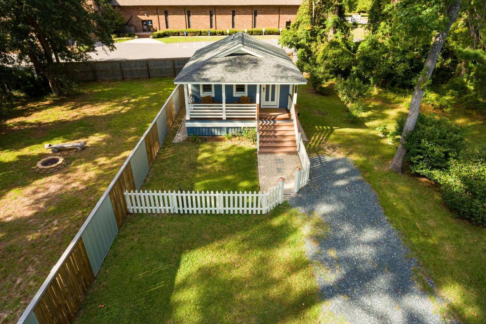Recycle House 1 Bedroom Home at Roanoke Park view 3