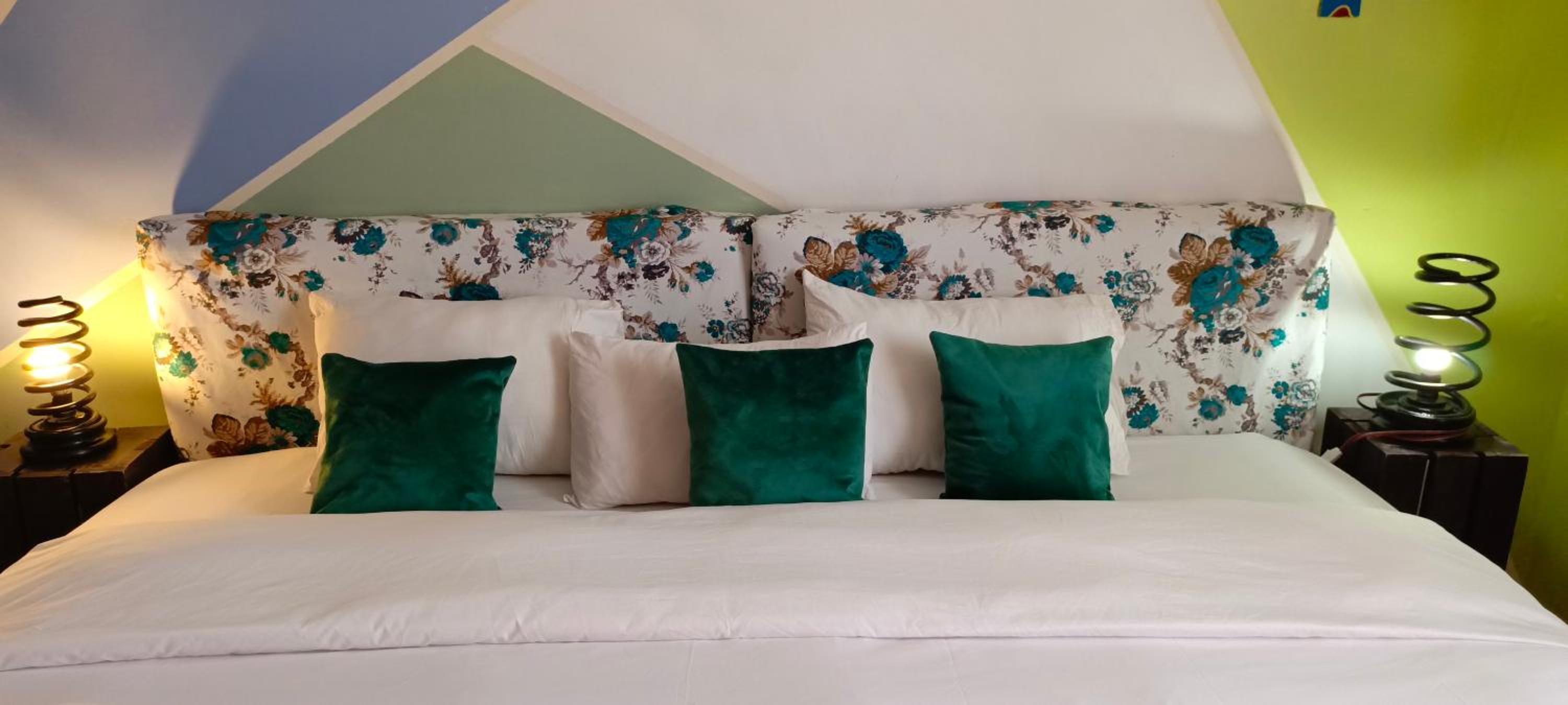 Hirwado Homes & Cozy Rooms JKIA -3 Bedrooms With 5beds, 2Baths - 500metres From Each Other
