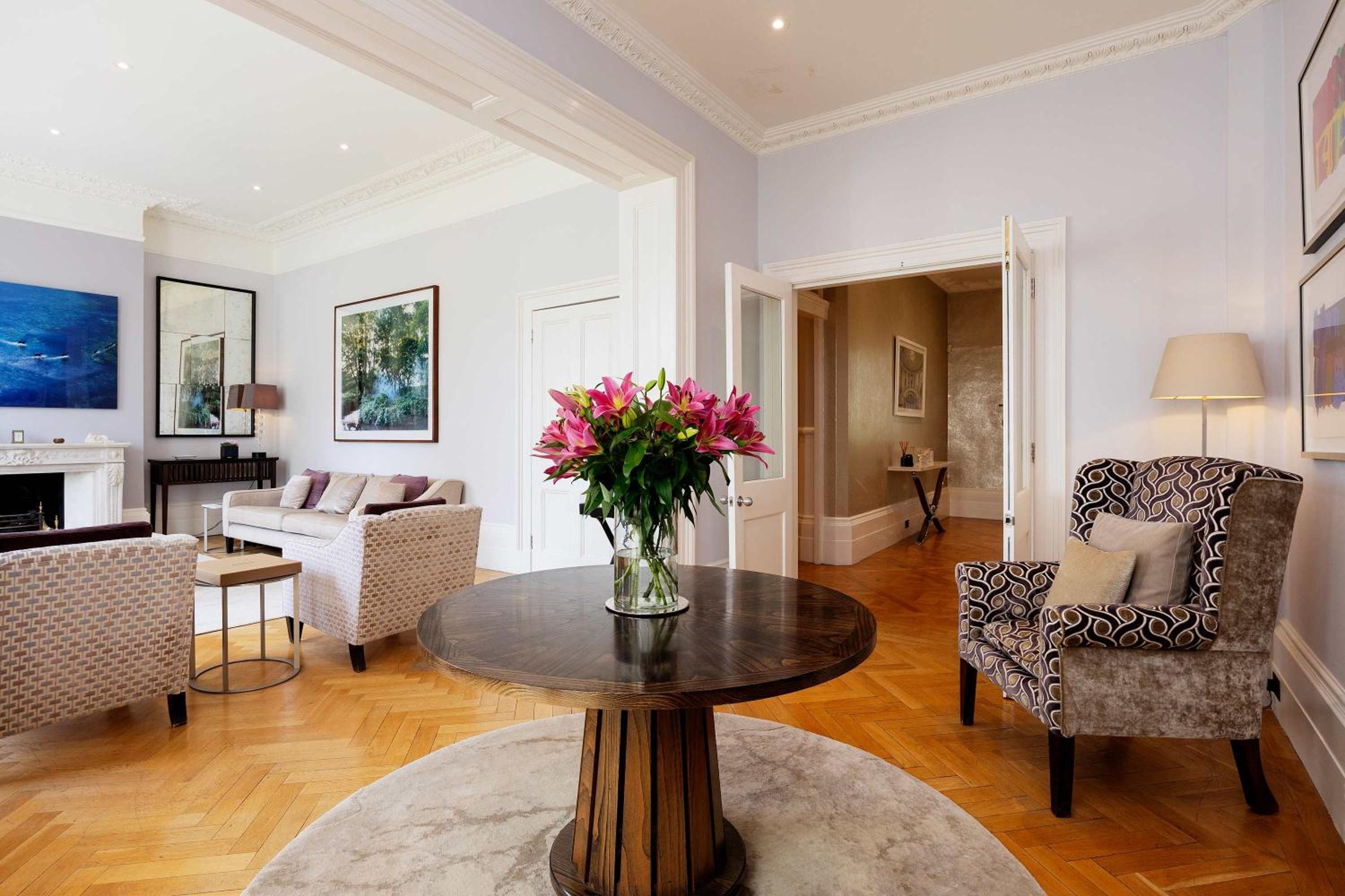 Veeve - Majestic in Kensington view 3