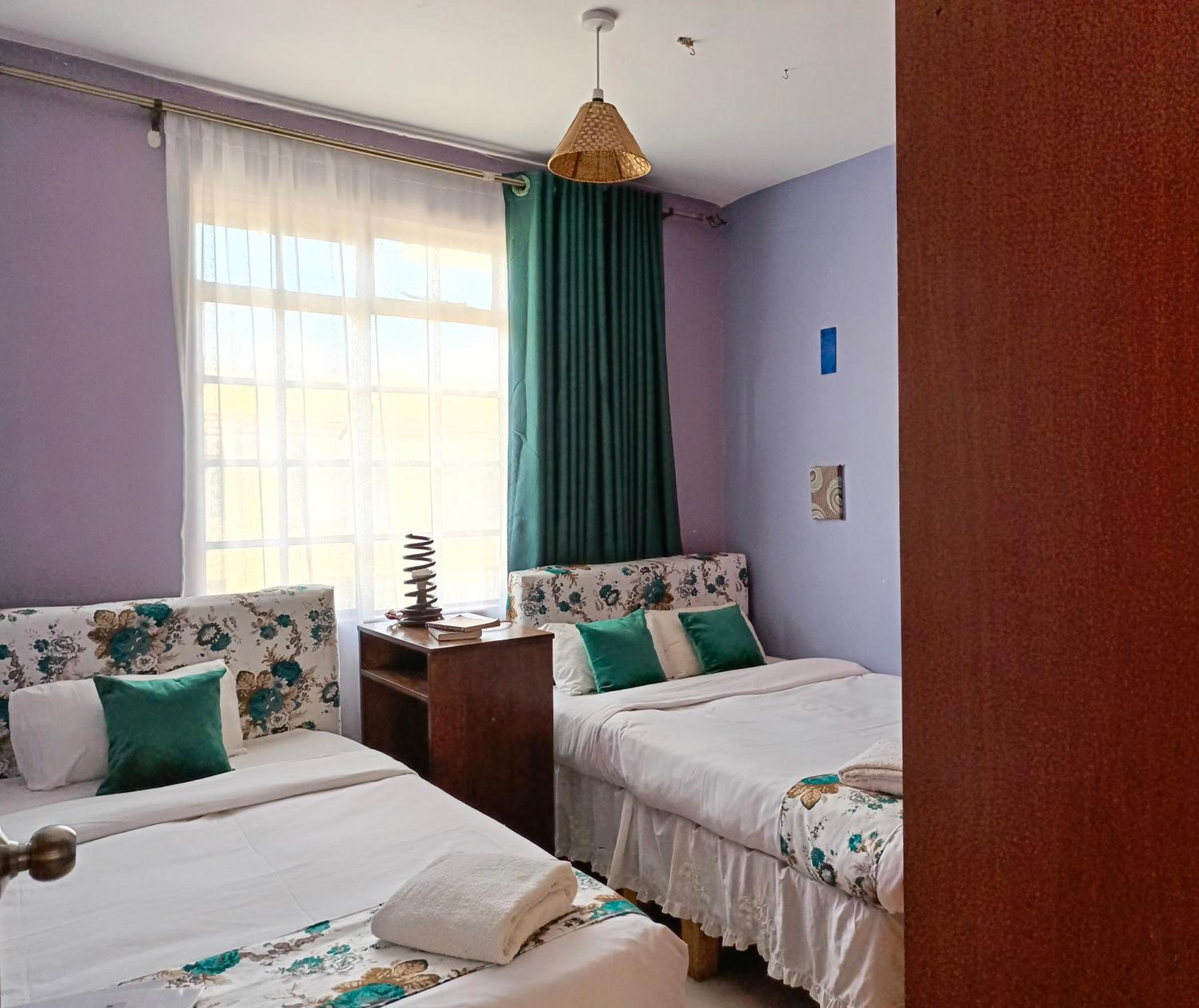 Hirwado Homes & Cozy Rooms JKIA -3 Bedrooms With 5beds, 2Baths - 500metres From Each Other
