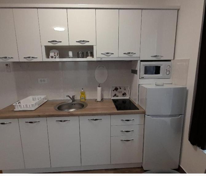 APARTMaN HAPPY PLACE view 2
