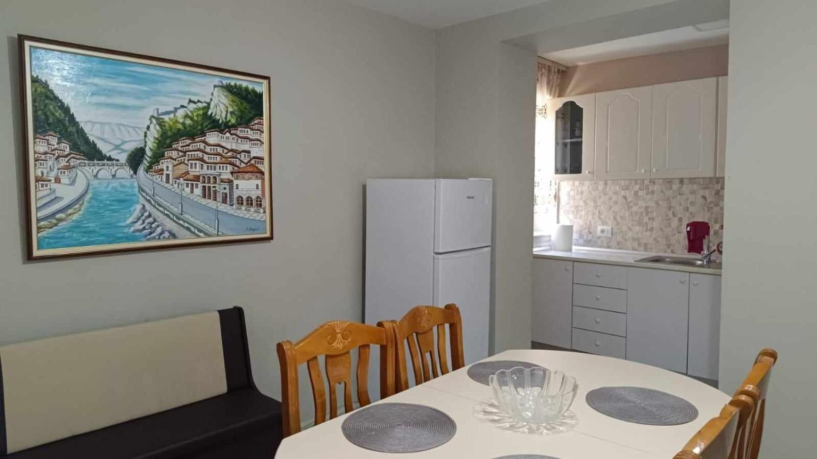 Robert Apartament Center