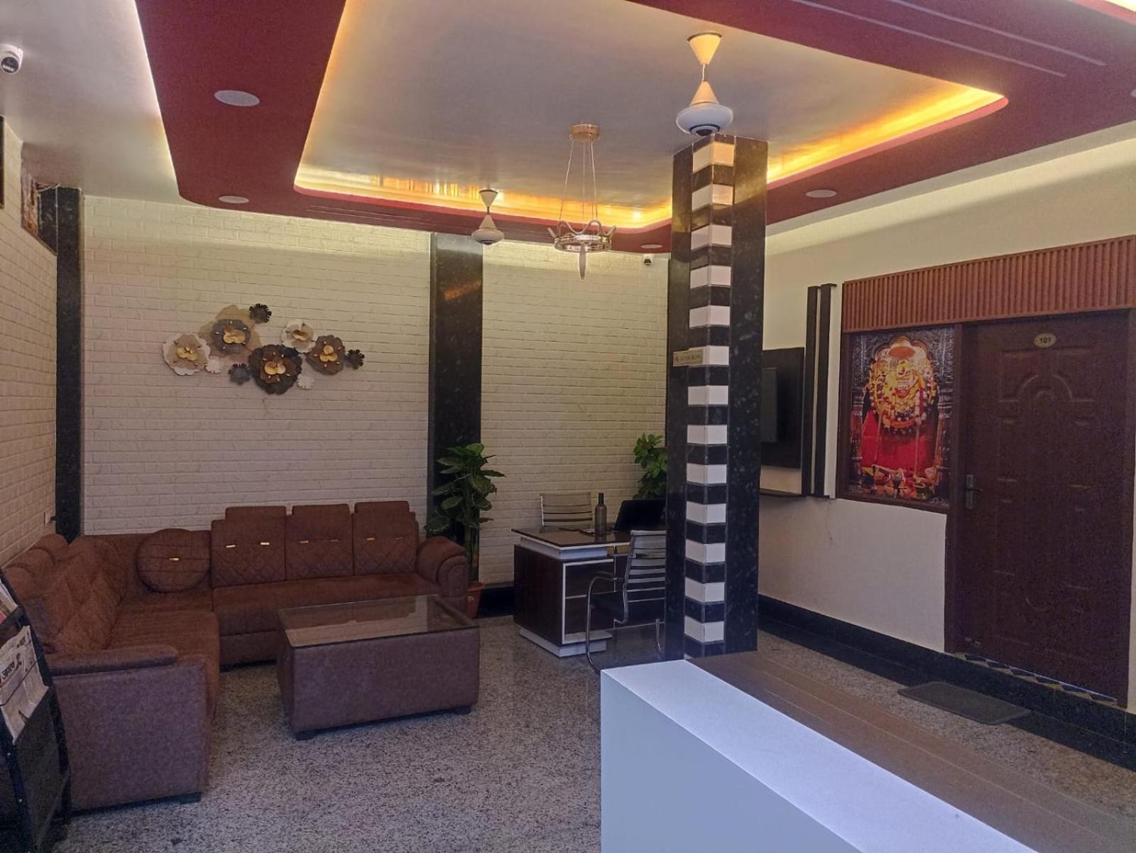 Lobby & Reception