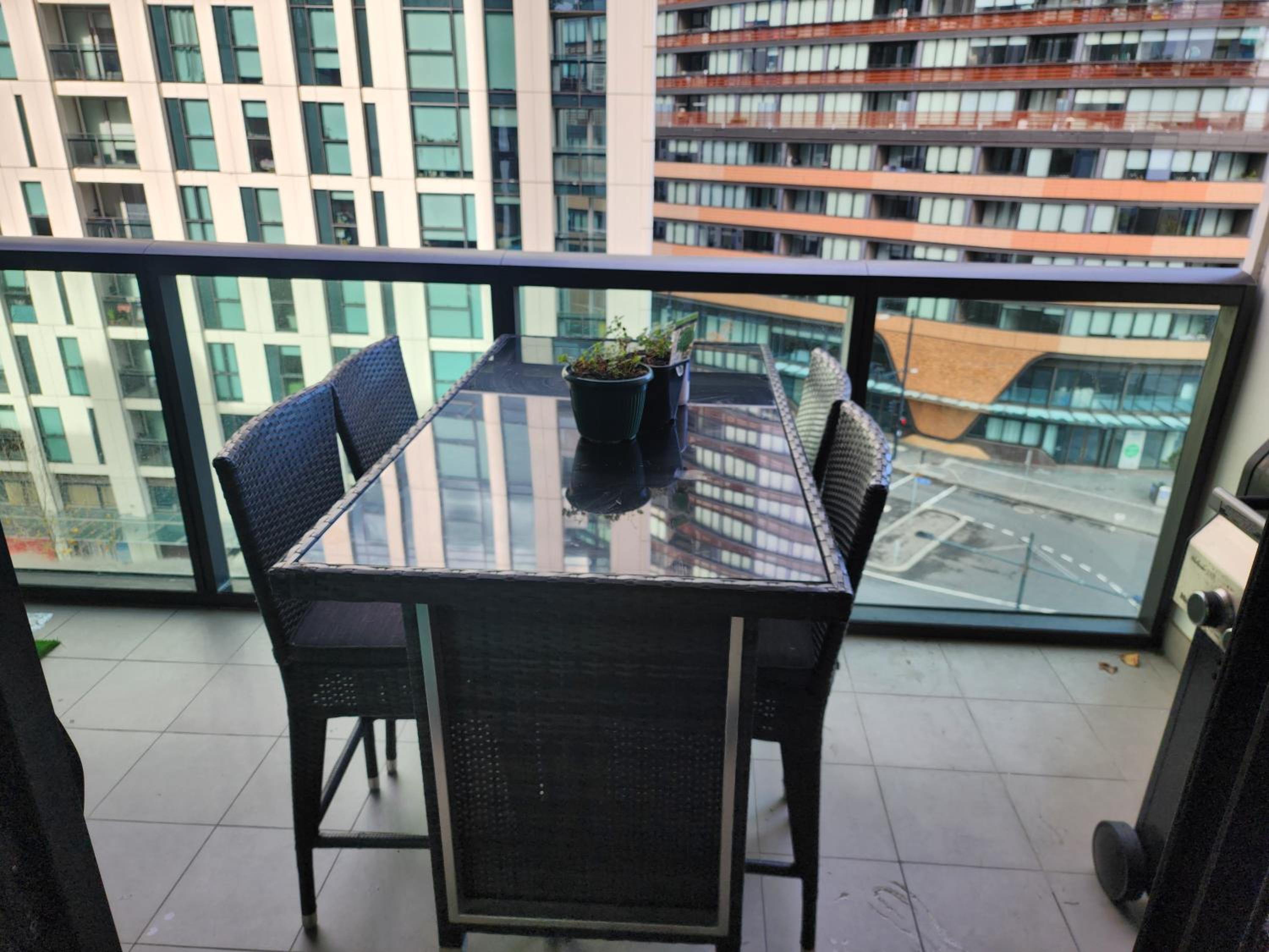 One bedroom apartment in Docklands