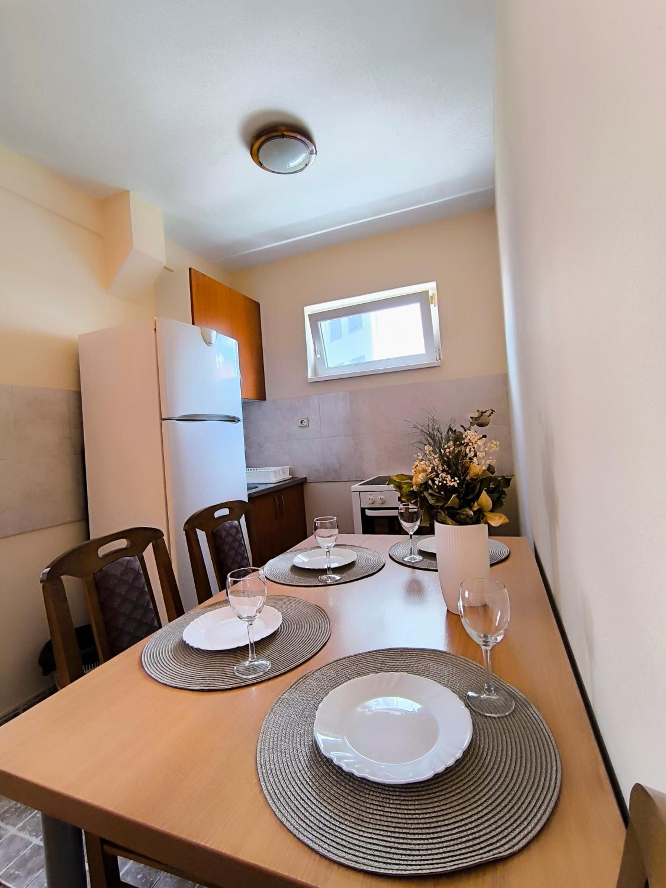 REA APARTMENT view 5