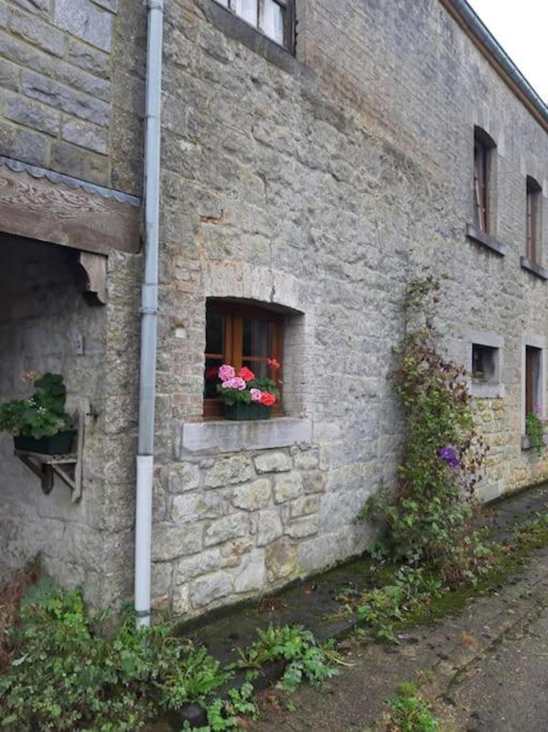 Charming House in Scy, Hamois with Enclosed Garden