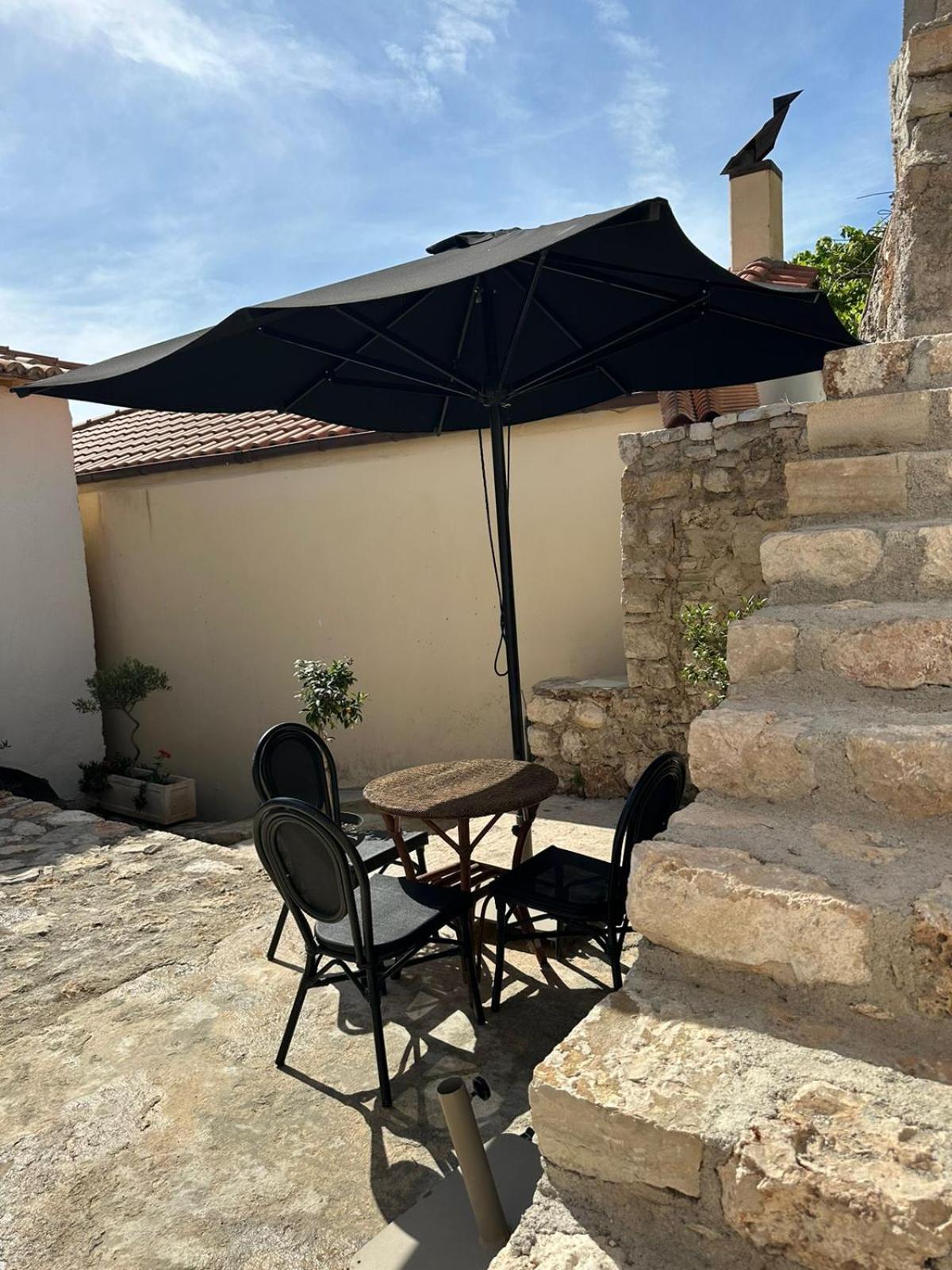 LION'S VILLA