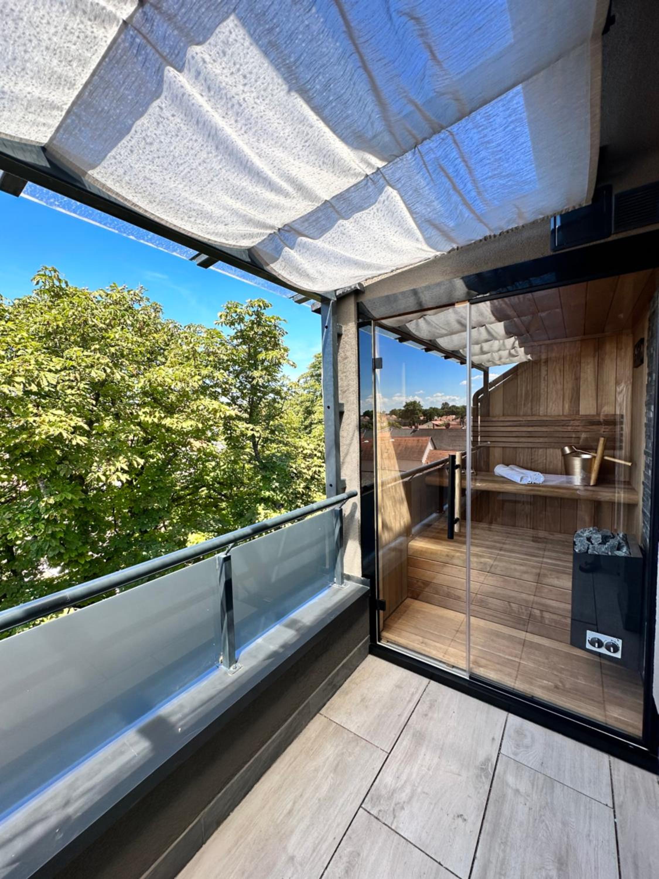 Onyx 2 bedroom apartment with 2 bathrooms and private finnish sauna view 2