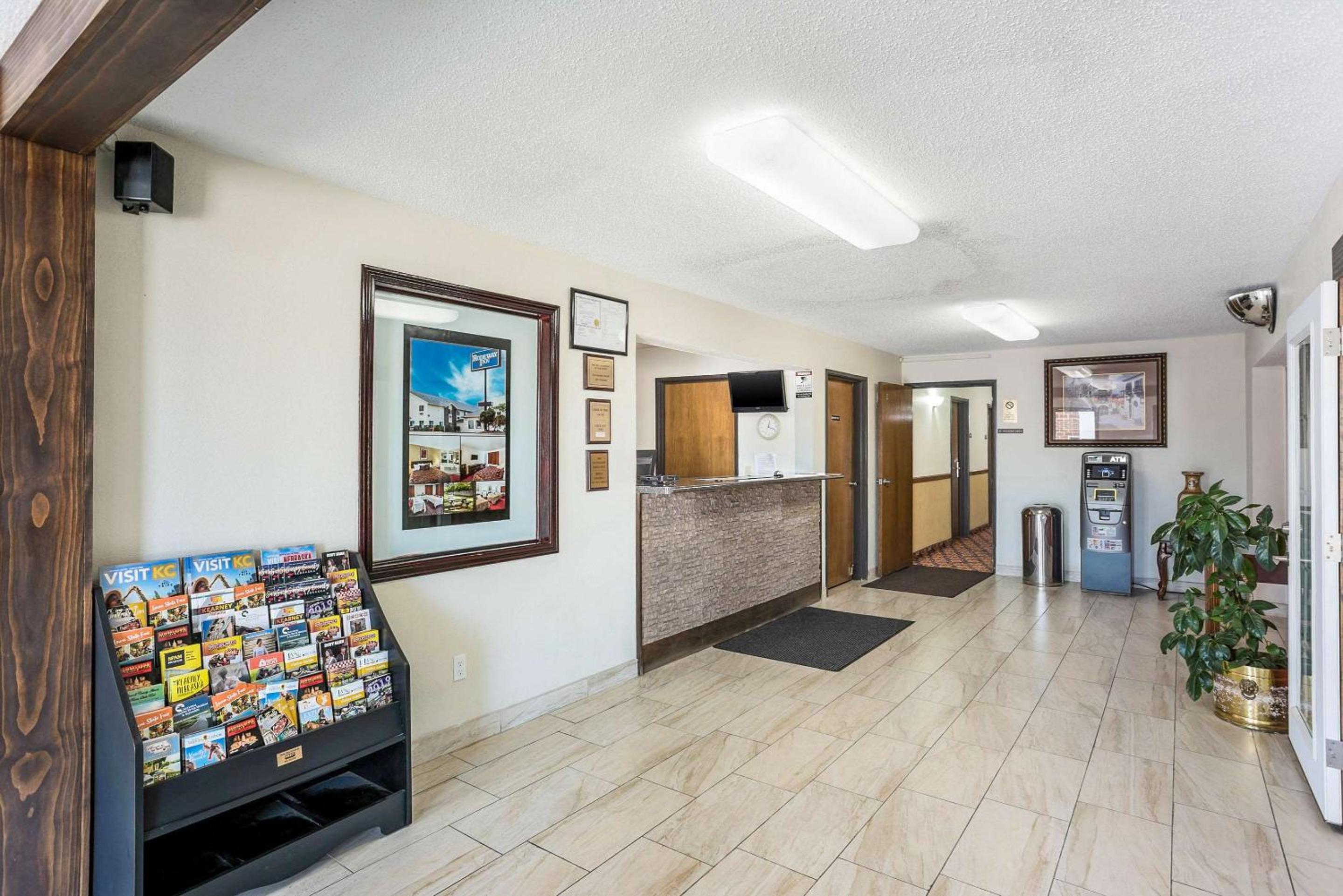 Rodeway Inn Cedar Rapids Westdale view 5
