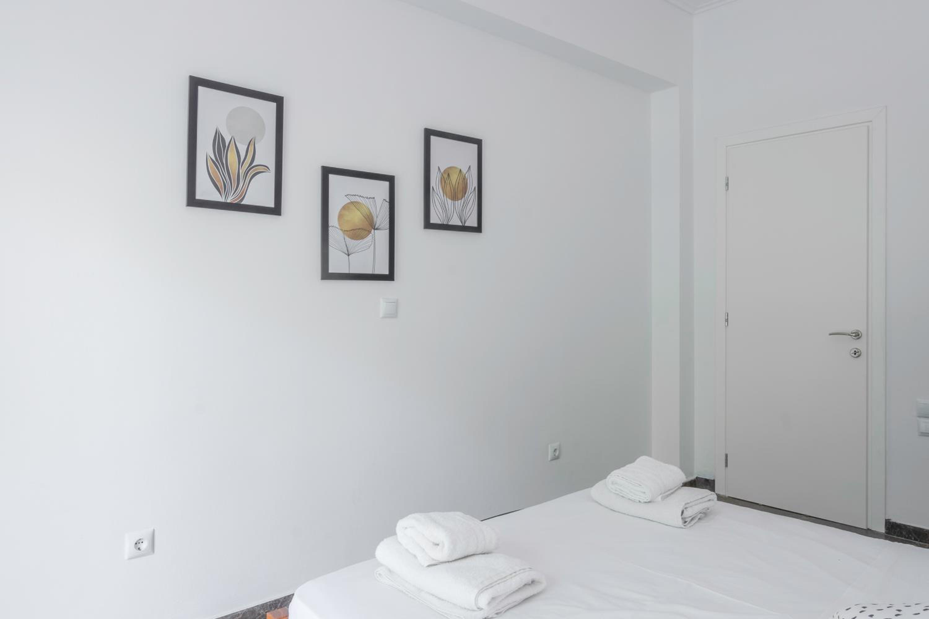 Beautiful 2bedroom apt next to Siggrou Fix photo 2