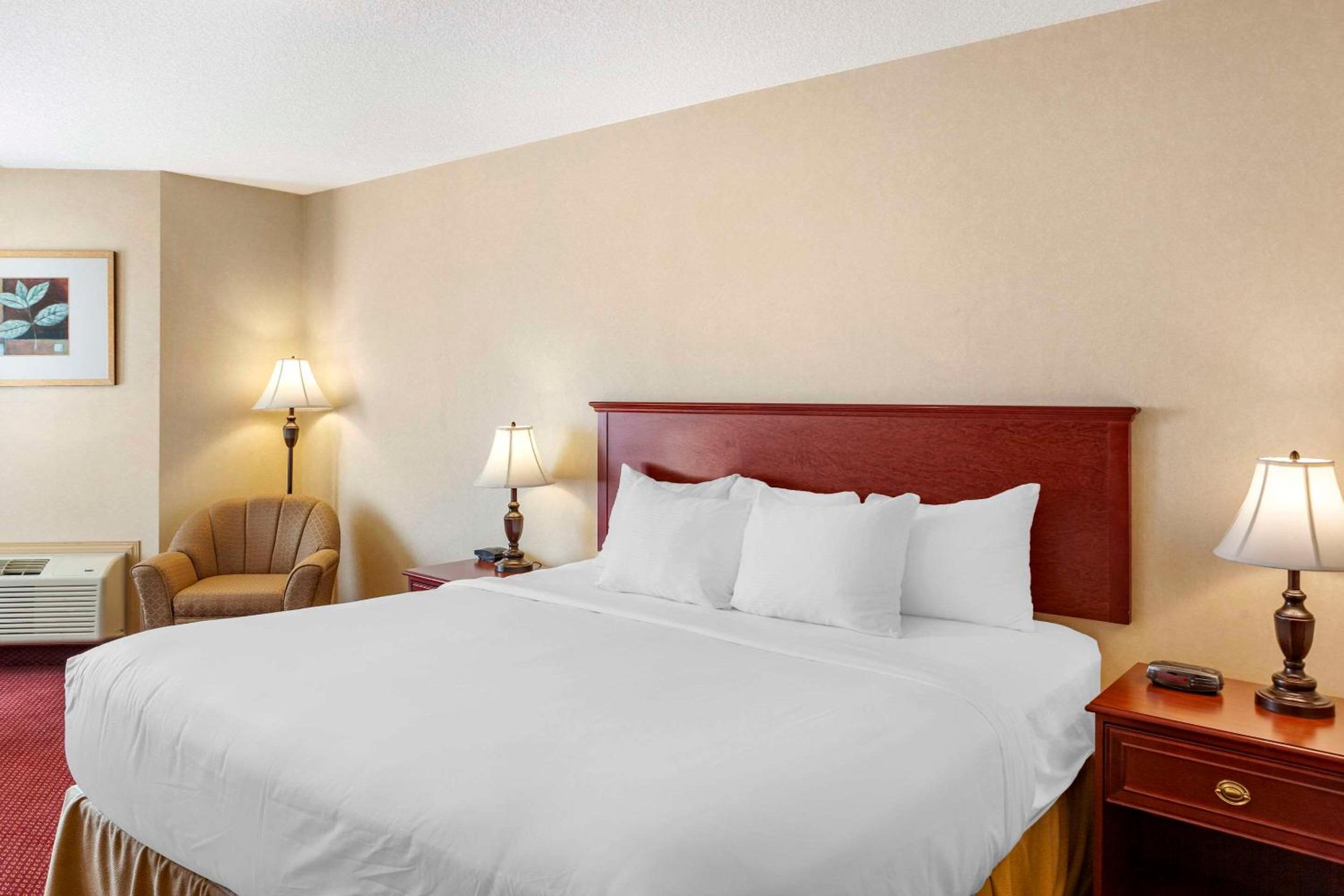 Leduc Vacations - Quality Inn  Suites Edmonton International Airport - Property Image 1